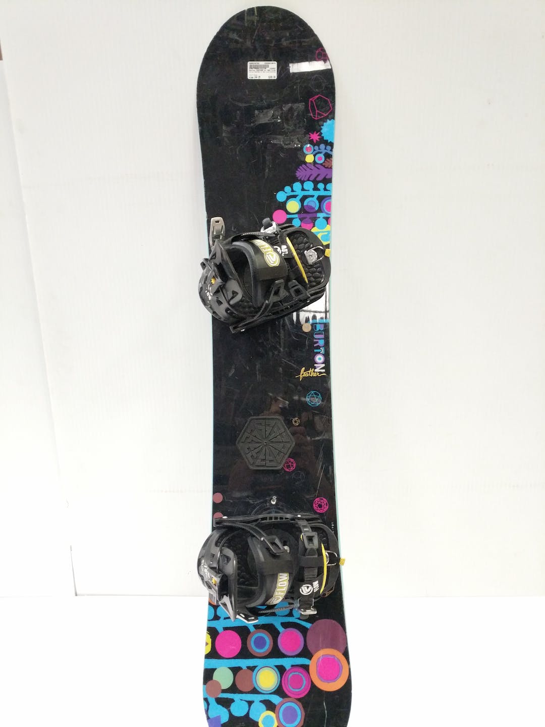 Used Burton Feather W Med Flow Bindings 144 Cm Womens Snowboard Combo