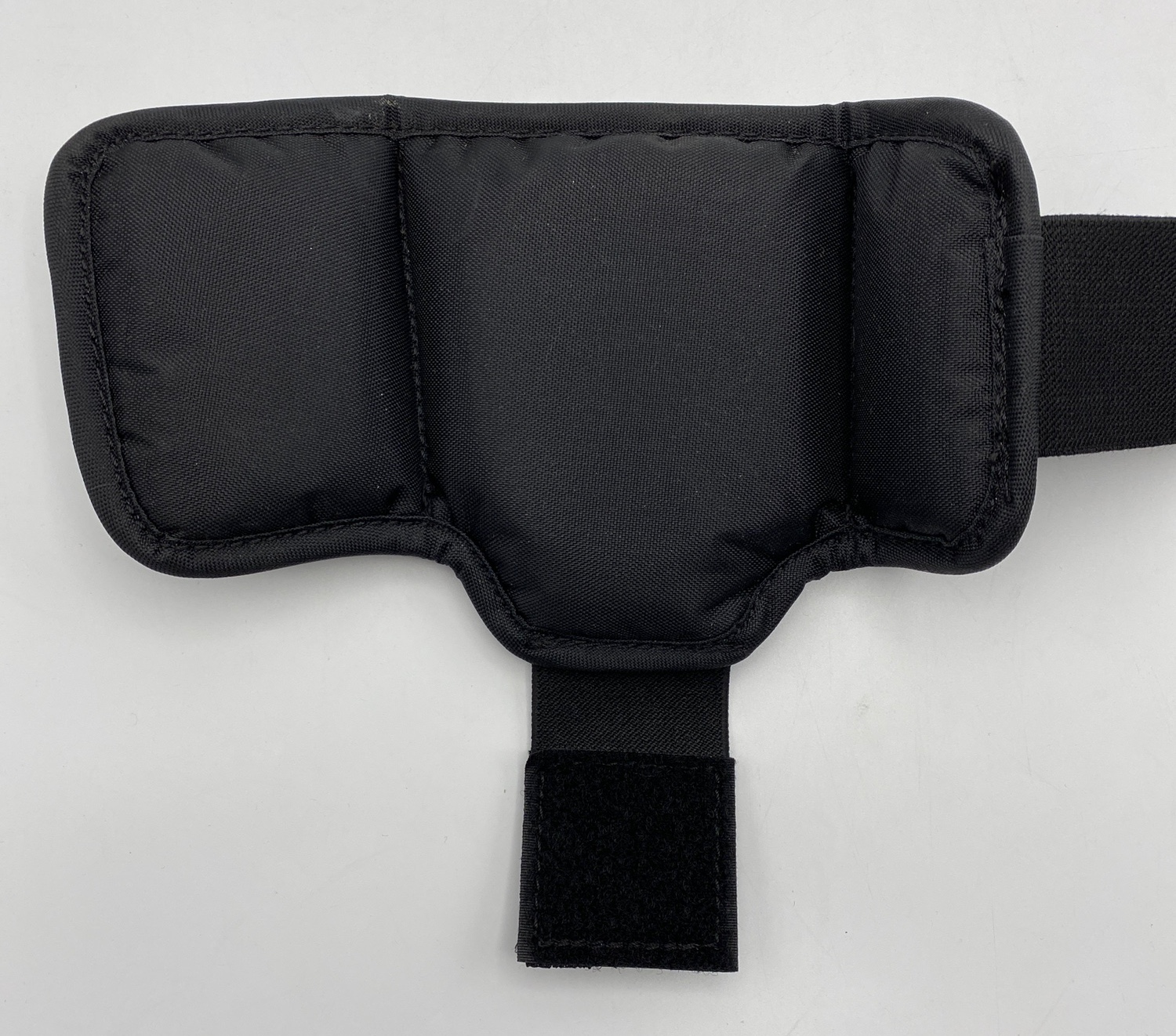 NEW CCM Goalie Knee/Thigh Pad, Youth Size SidelineSwap