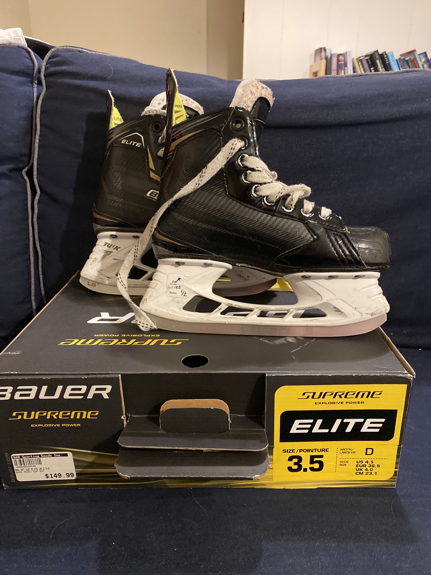Used Bauer Regular Width Size 3.5 Supreme elite Hockey Skates
