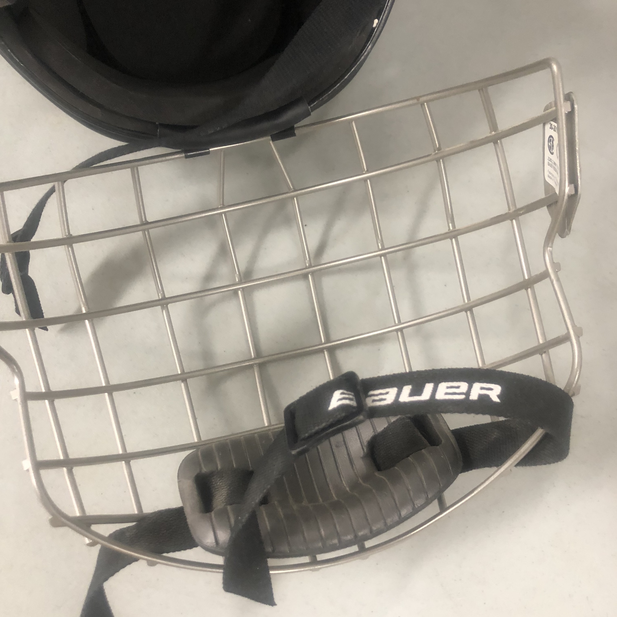 Bauer 1500 black medium helmet/cage combo SidelineSwap