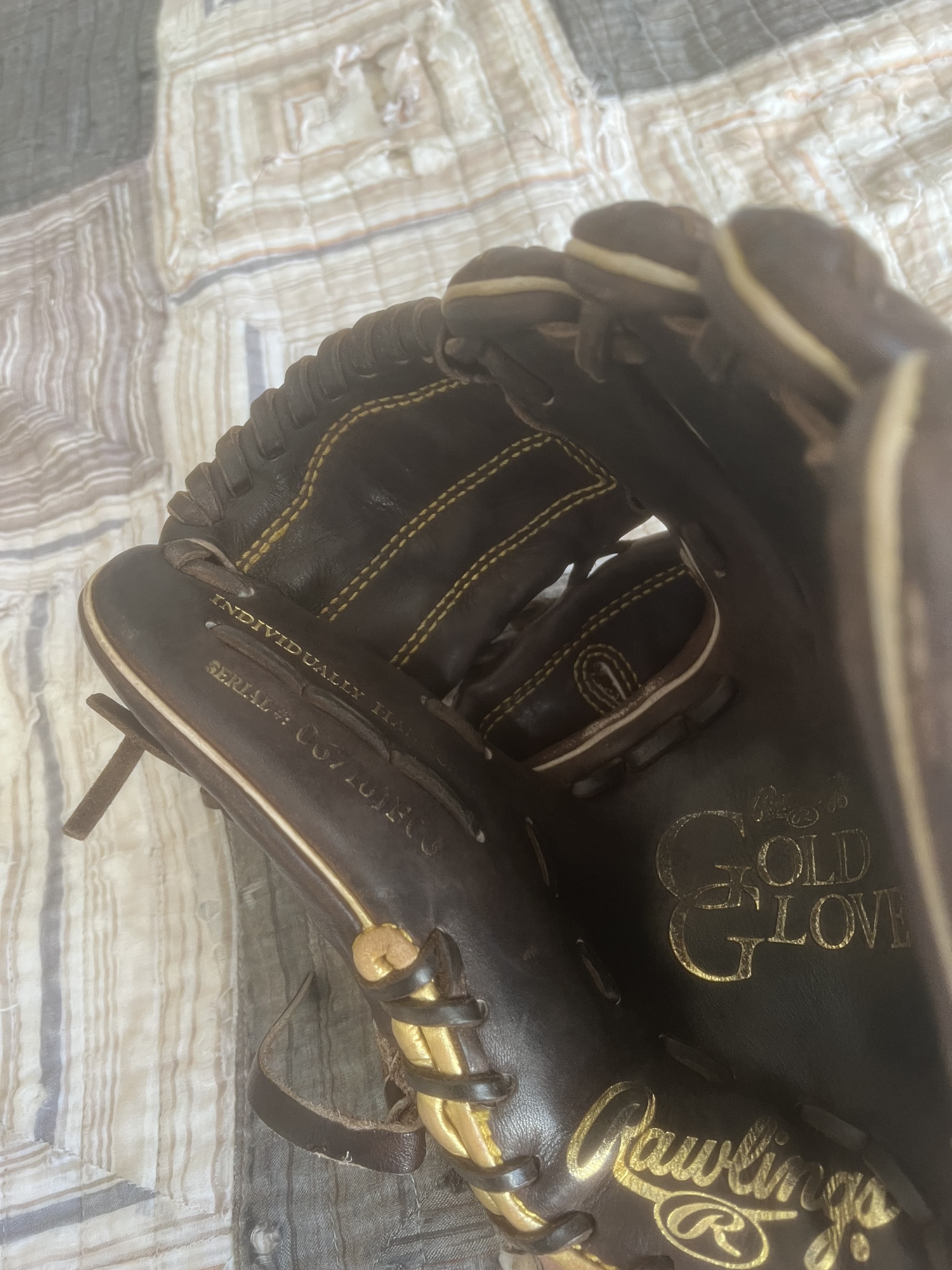 Rawlings Gold Glove Mocha Glove 11.75" SidelineSwap