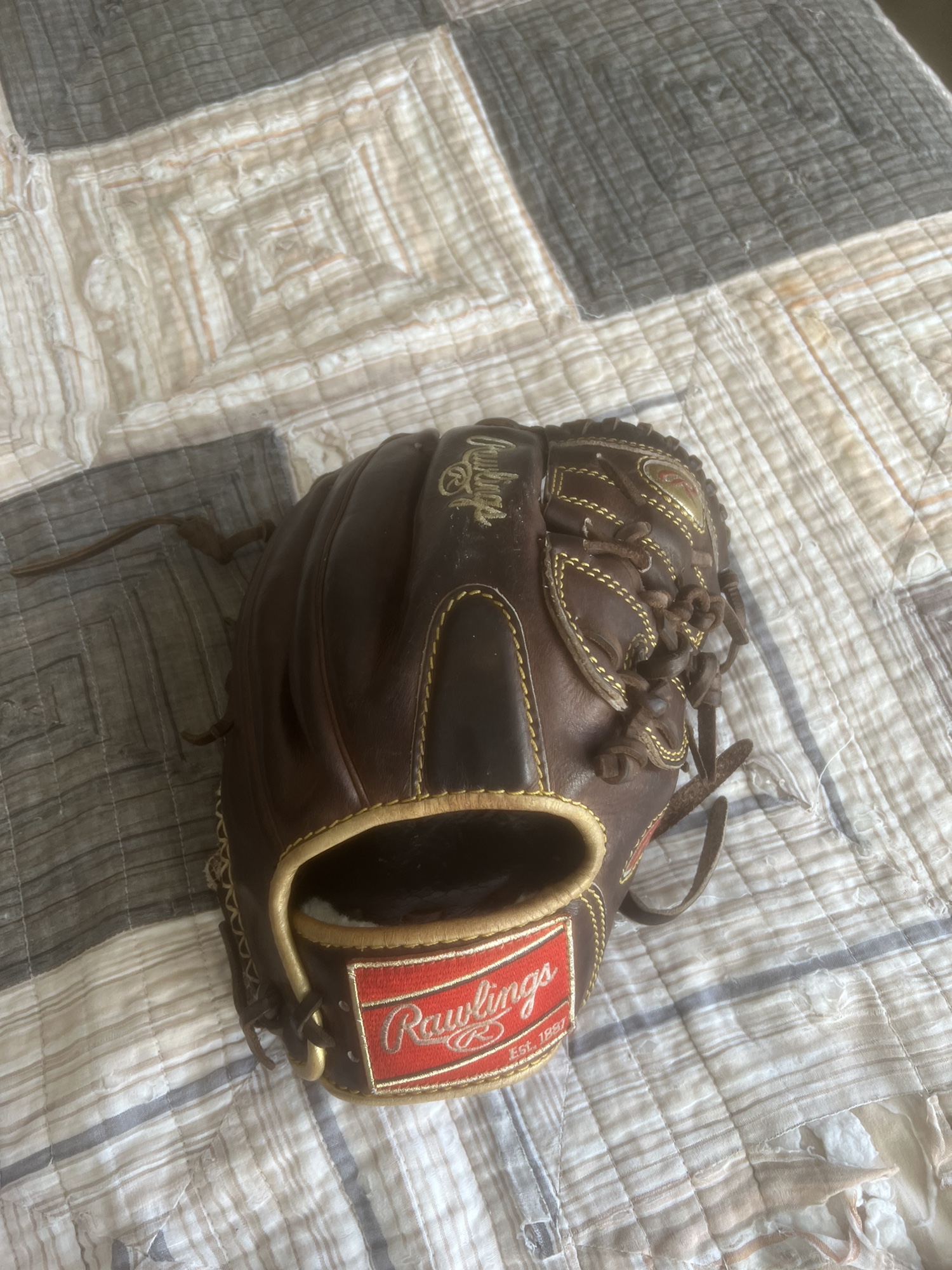 Rawlings Gold Glove Mocha Glove 11.75" SidelineSwap