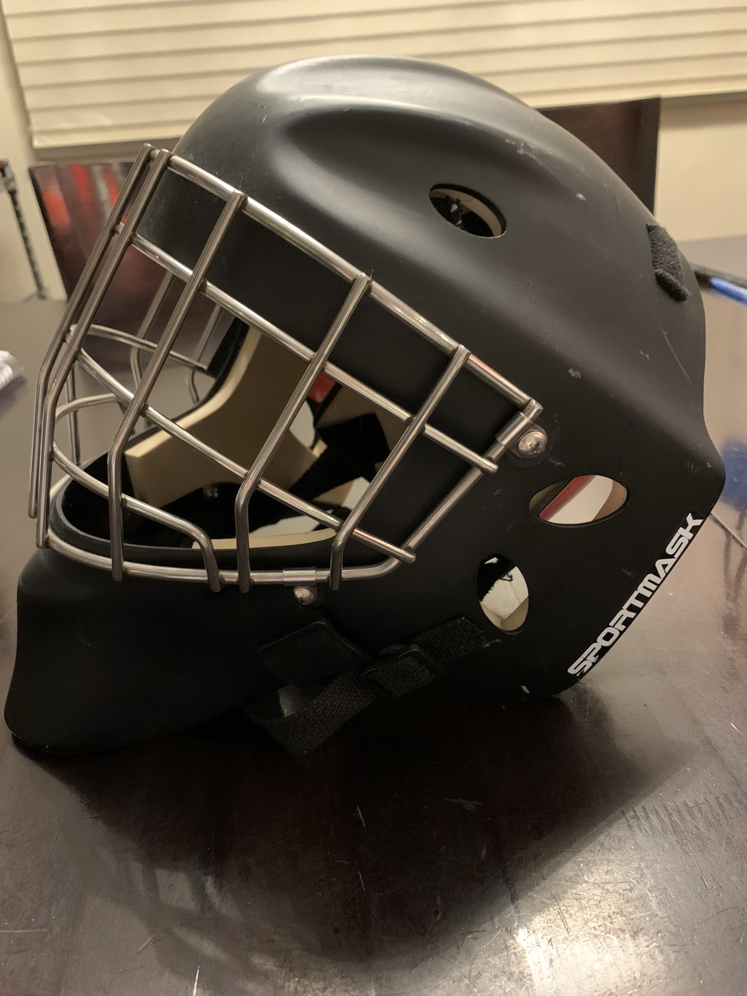 Sportmask Goalie Mask X8 Small SidelineSwap