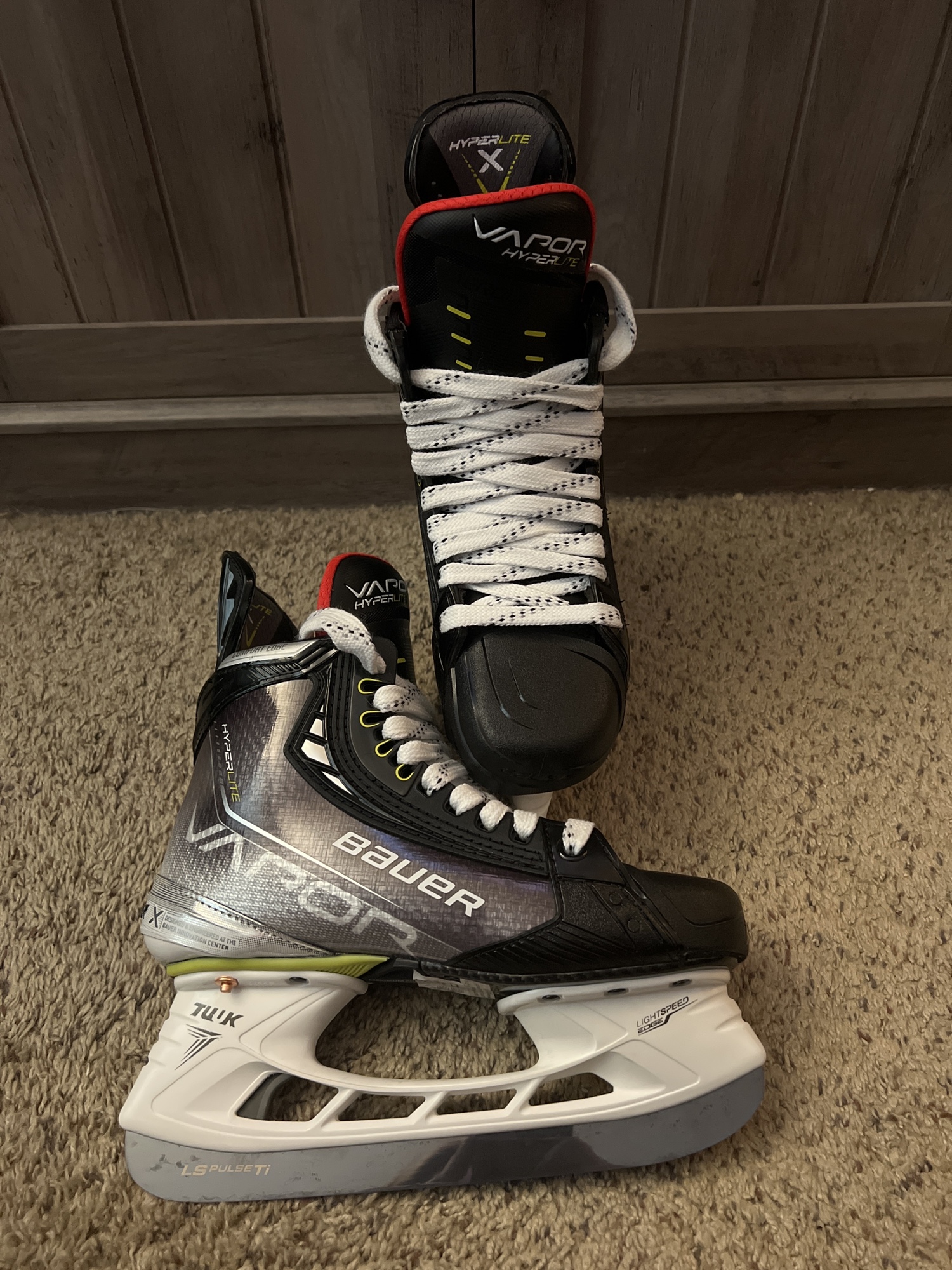 Bauer Vapor HyperLite Size 4 Fit 2 Skates With Blades SidelineSwap