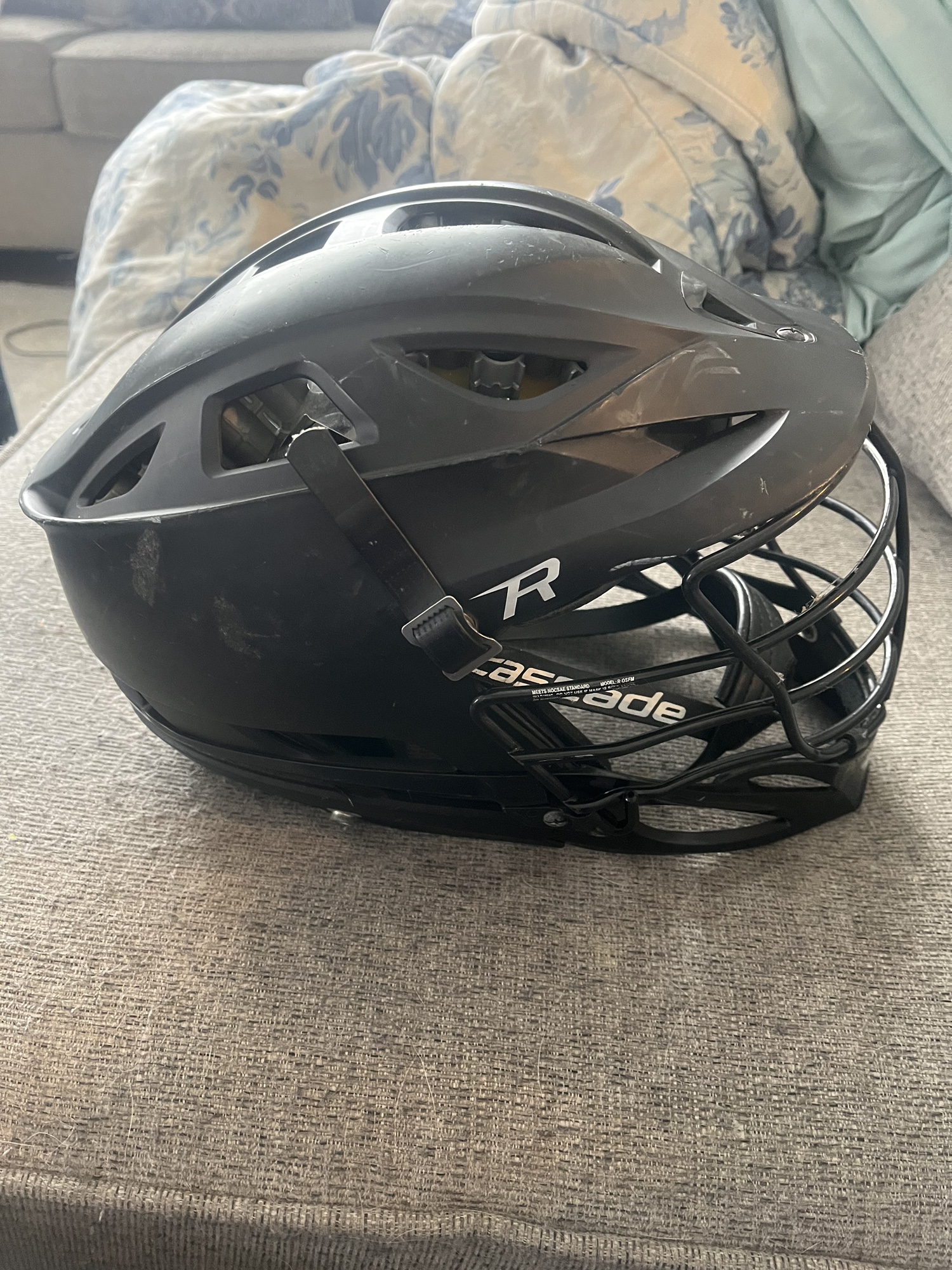 Used Player's Cascade R Helmet SidelineSwap