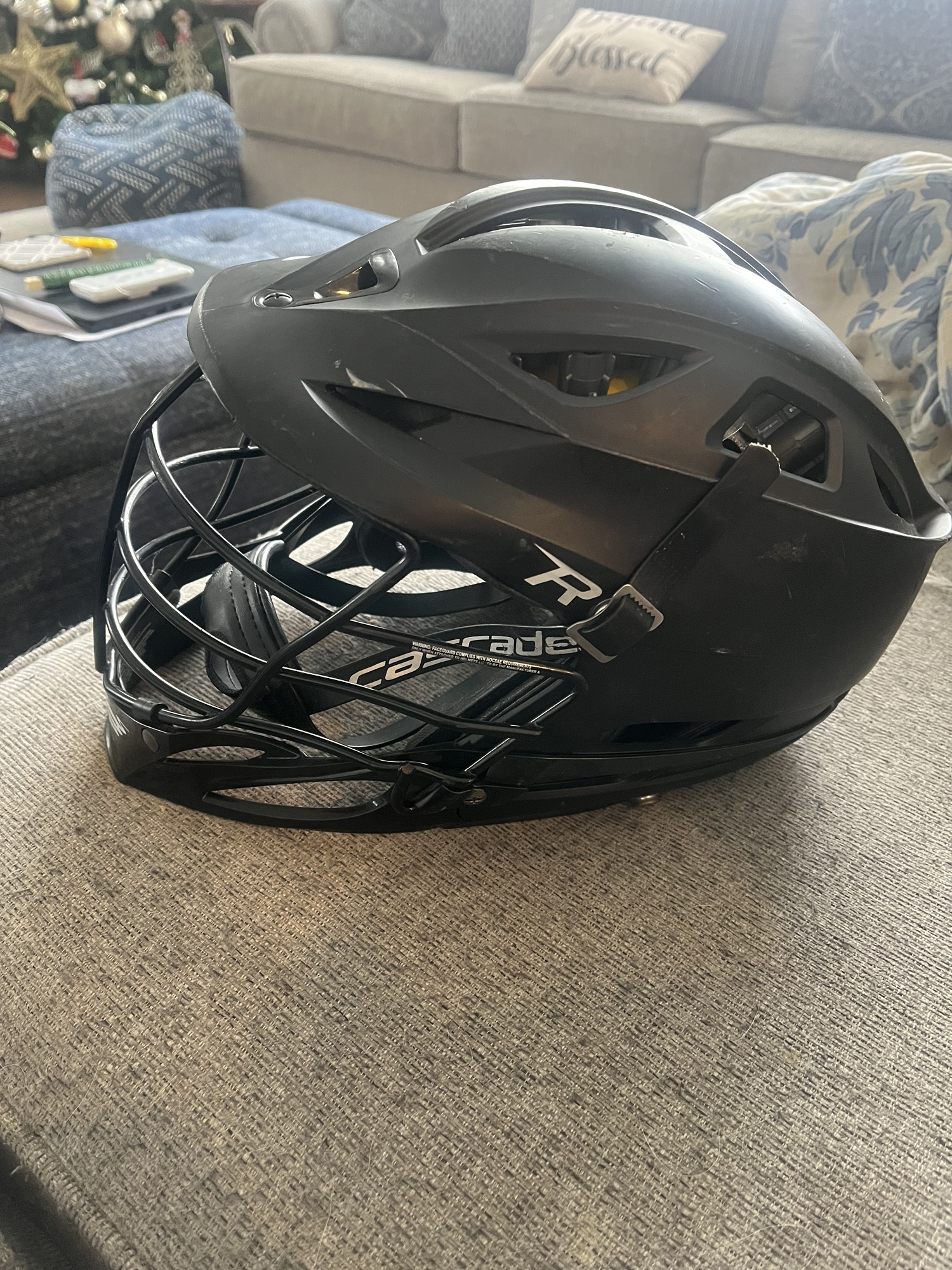 Used Player's Cascade R Helmet SidelineSwap