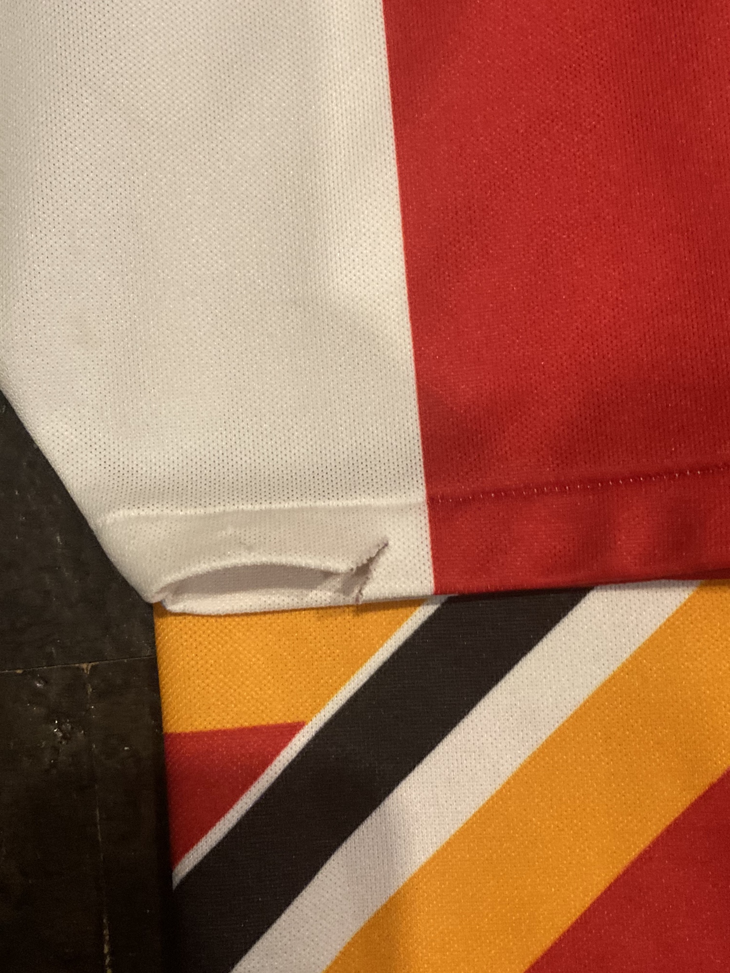 CCM Maska Calgary Flames ST.LOUIS Home Pedestal Jersey LARGE **SEE PHOTOS** SidelineSwap