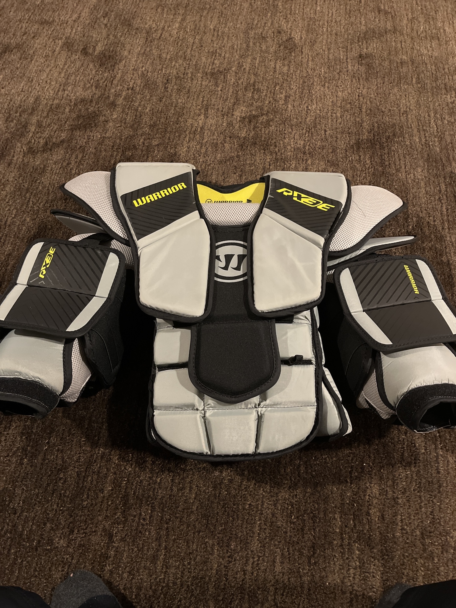 Warrior Ritual X3 E Intermediate MD/LG chest protector SidelineSwap