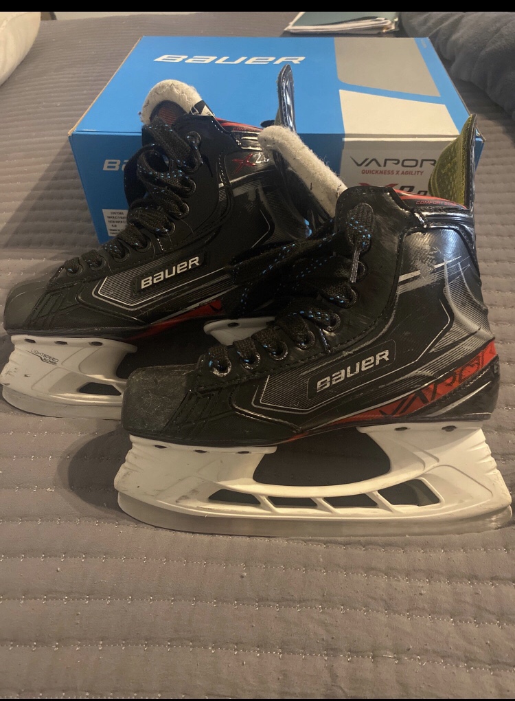 Junior Bauer Regular Width Size 4 Vapor X2.9 Hockey Skates SidelineSwap