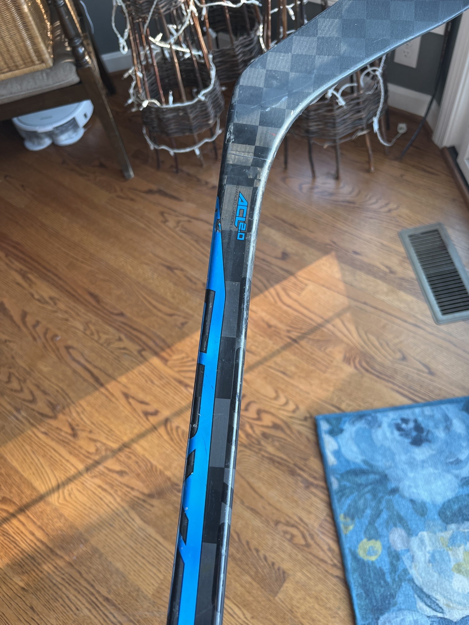 Intermediate Right Handed P28 Nexus Sync Hockey Stick SidelineSwap