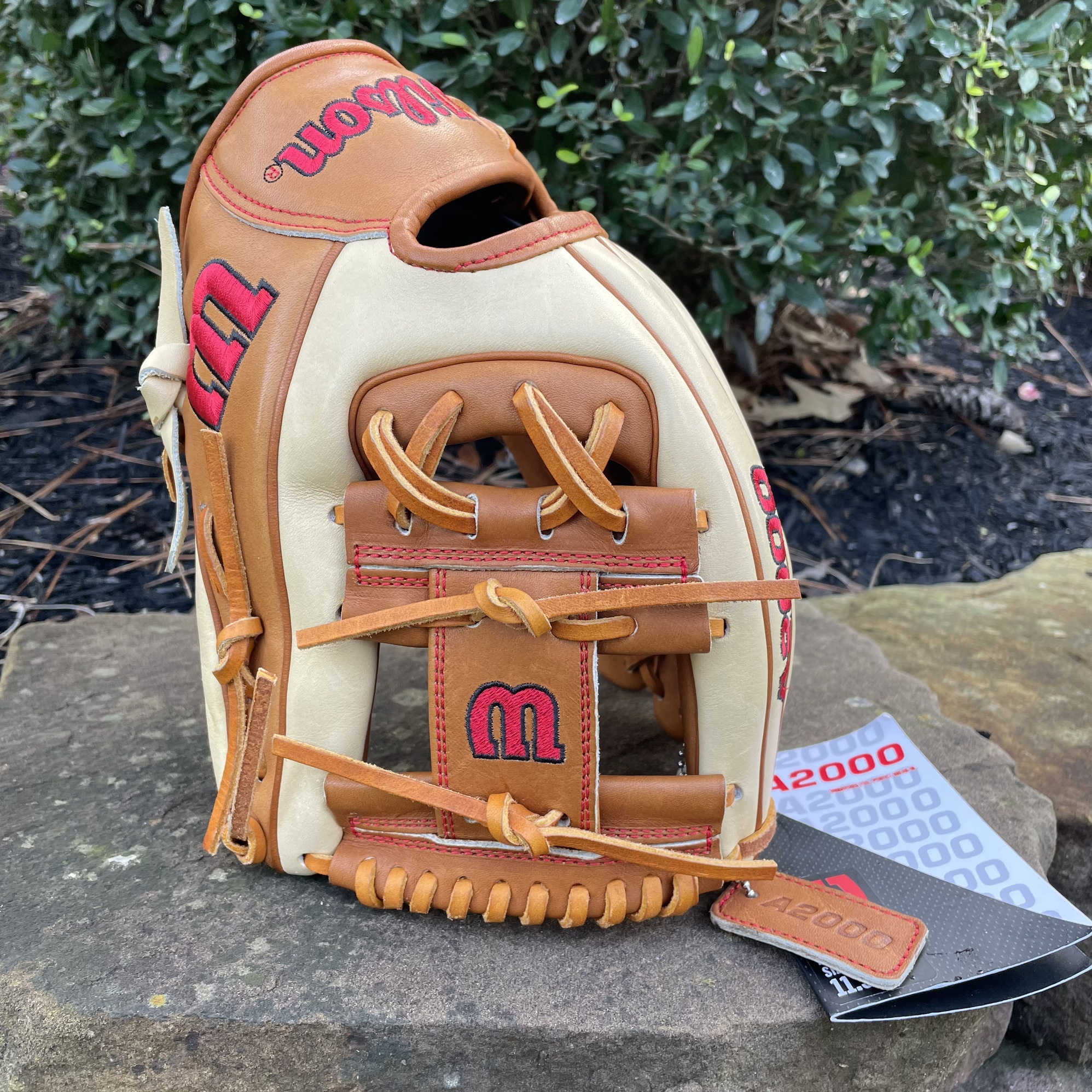 New 2022 Wilson A2000 1786 11.5” Baseball Glove SidelineSwap