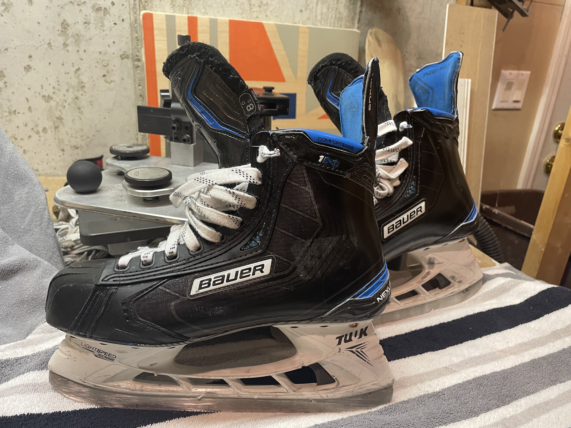Used Bauer Regular Width Size 8.5 Nexus 1N Hockey Skates SidelineSwap