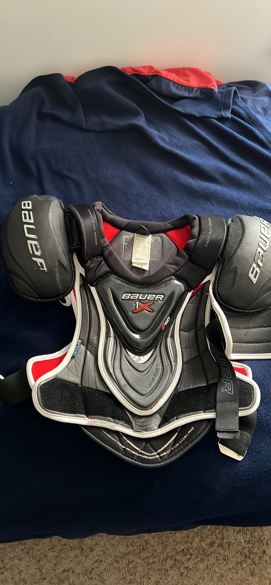 Senior Medium Bauer Vapor 1X Shoulder Pads SidelineSwap