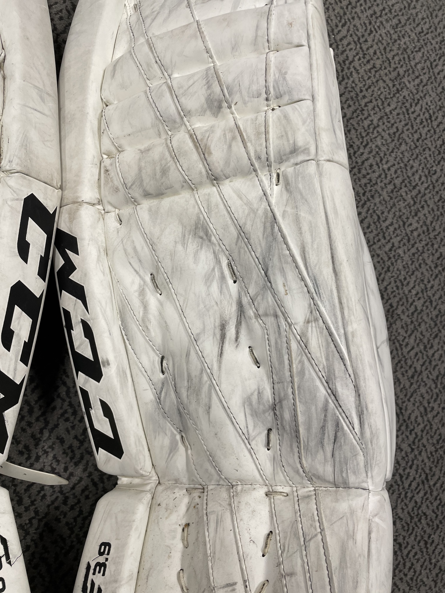 Used CCM E3.9 30” +1 goal pads SidelineSwap