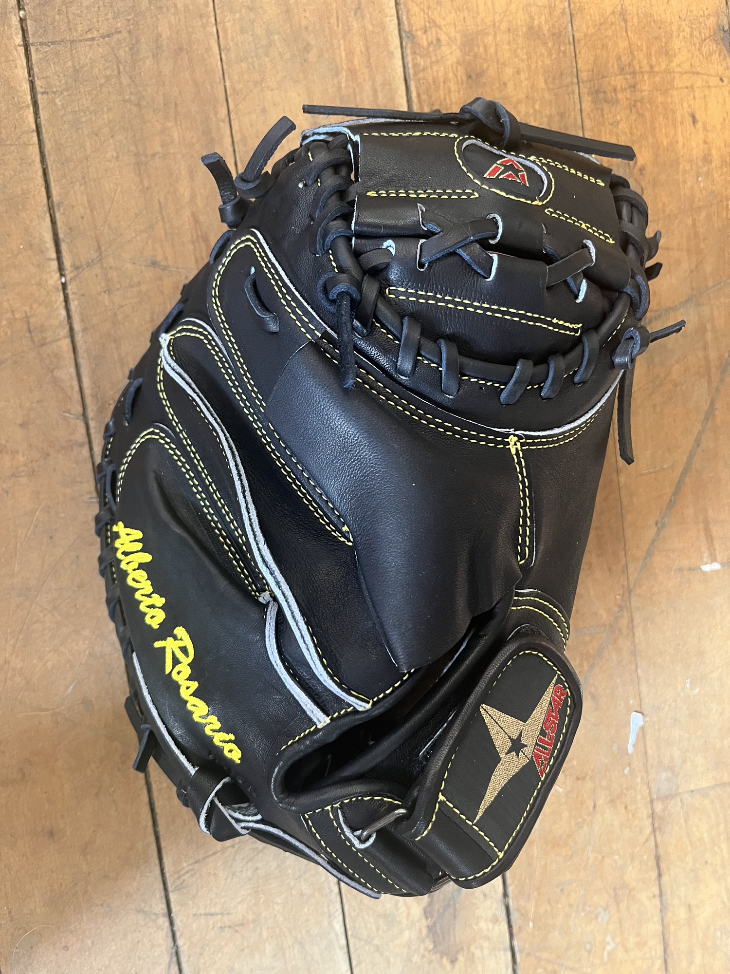 New AllStar Right Hand Throw 33.5" CM3000SBK Catcher's Glove Alberto