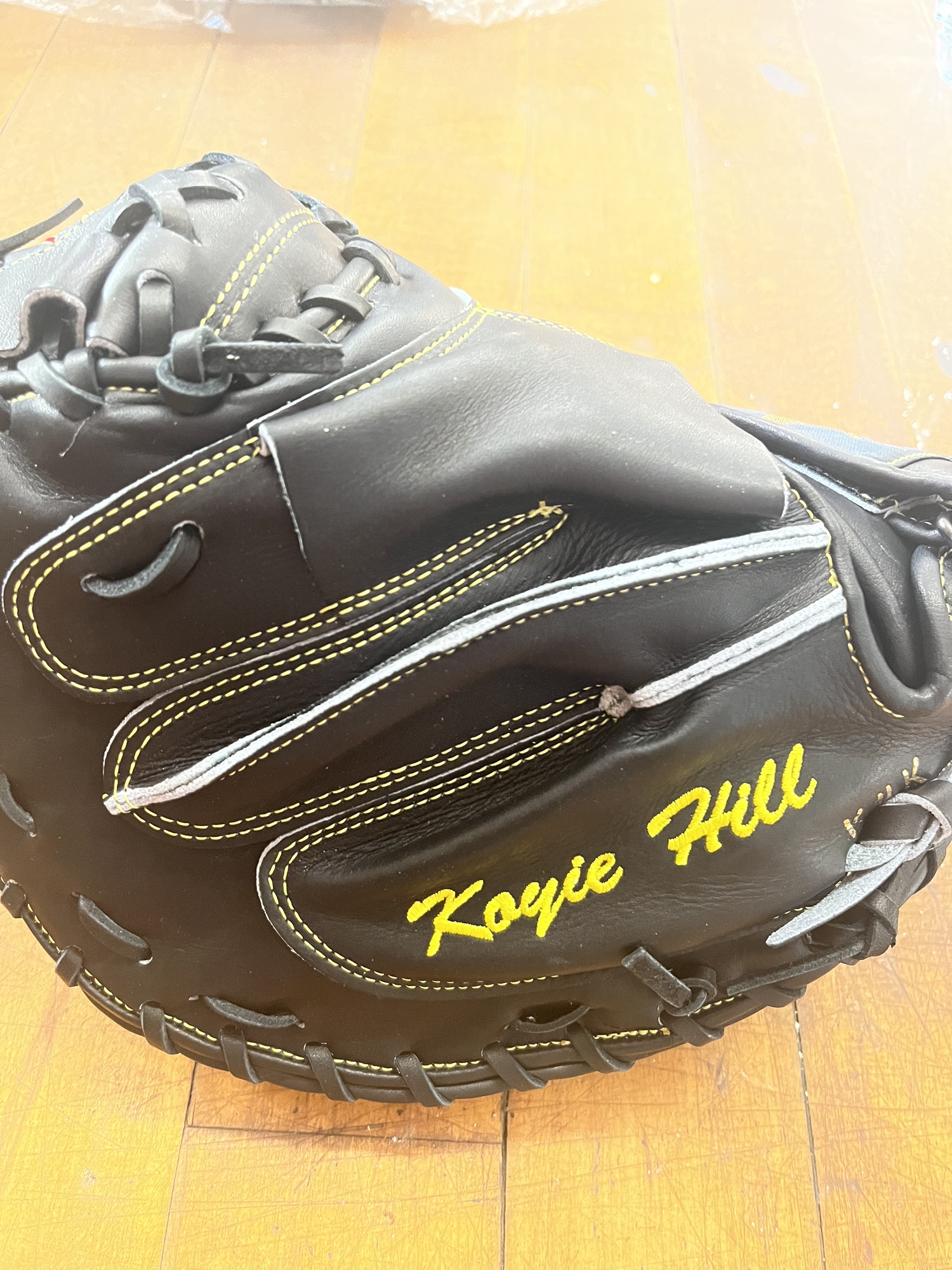 New AllStar Right Hand Throw 35" CM3000BK Catcher's Glove Koyie Hill