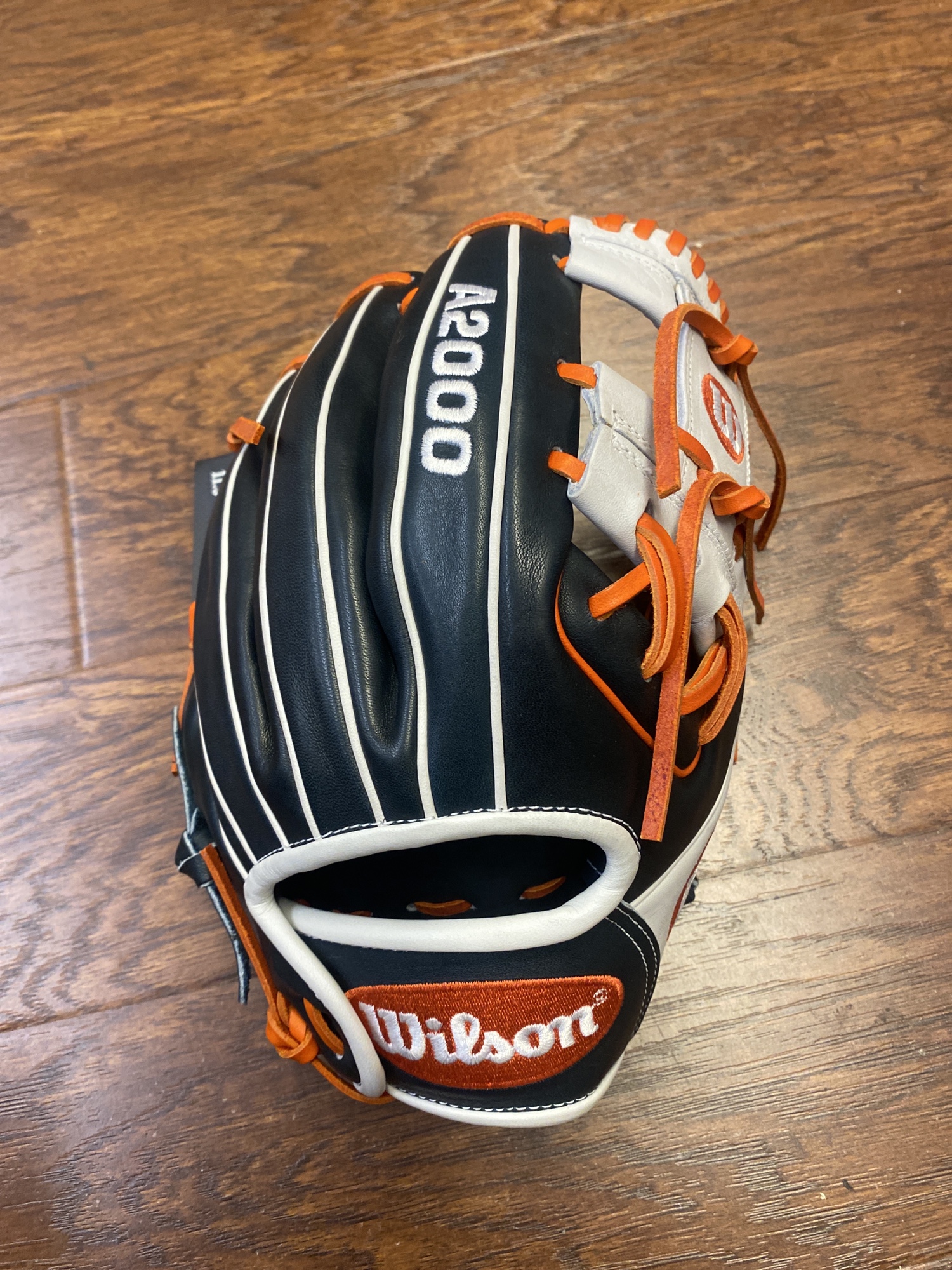 Wilson A2000 GOTM September 2016 Jose Altuve DP15 Game Model 11.5