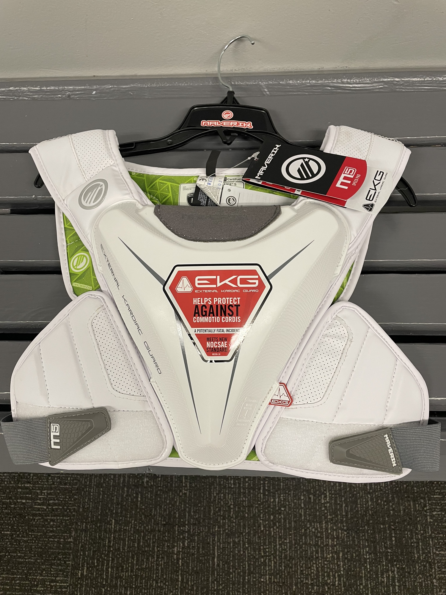 Maverick M5 EKG Speed Pad Brand New With Tags Lacrosse Shoulder Pad SidelineSwap