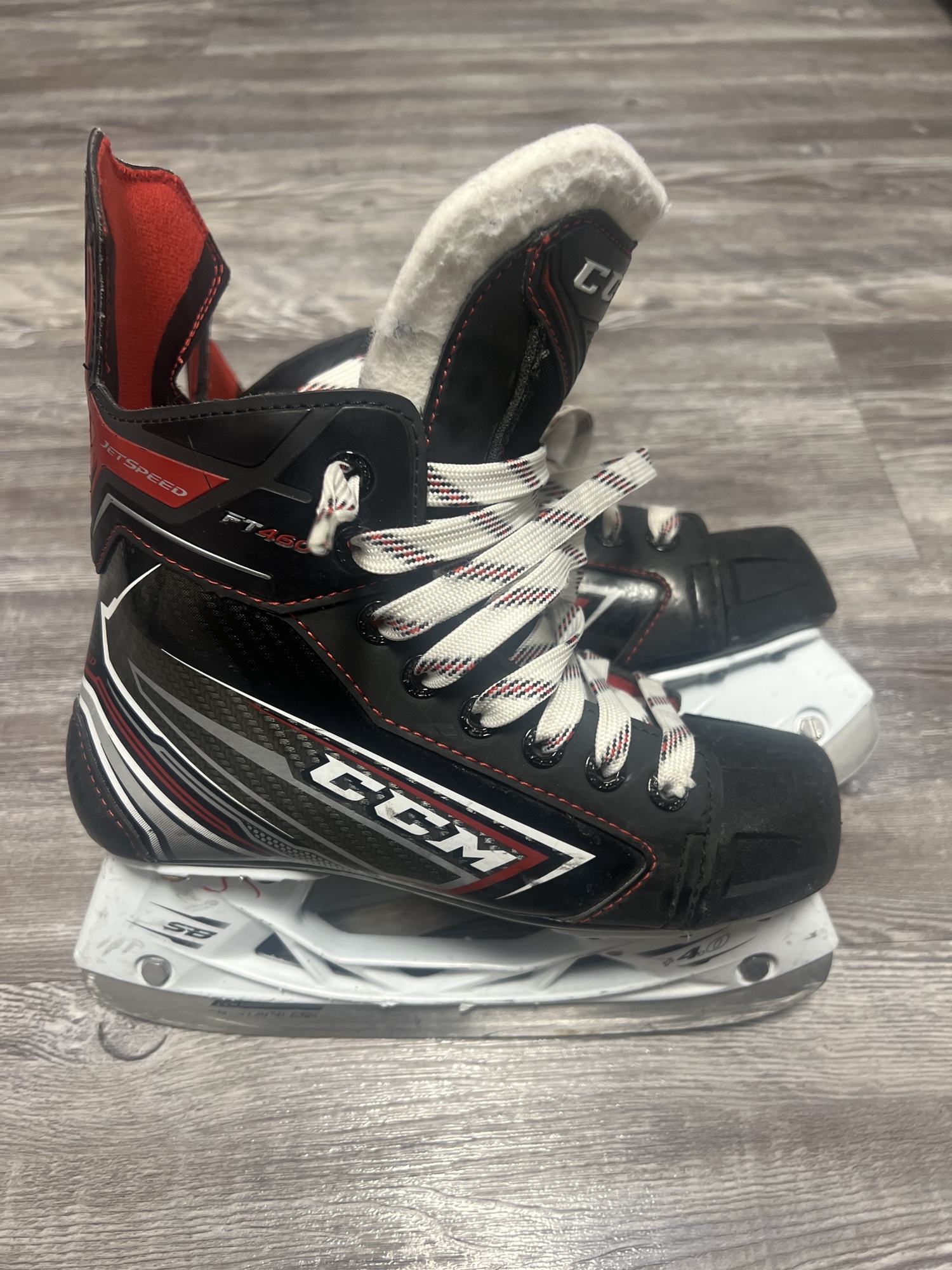 CCM JETSPEED FT460 Jr Ice Hockey Skates 2D SidelineSwap
