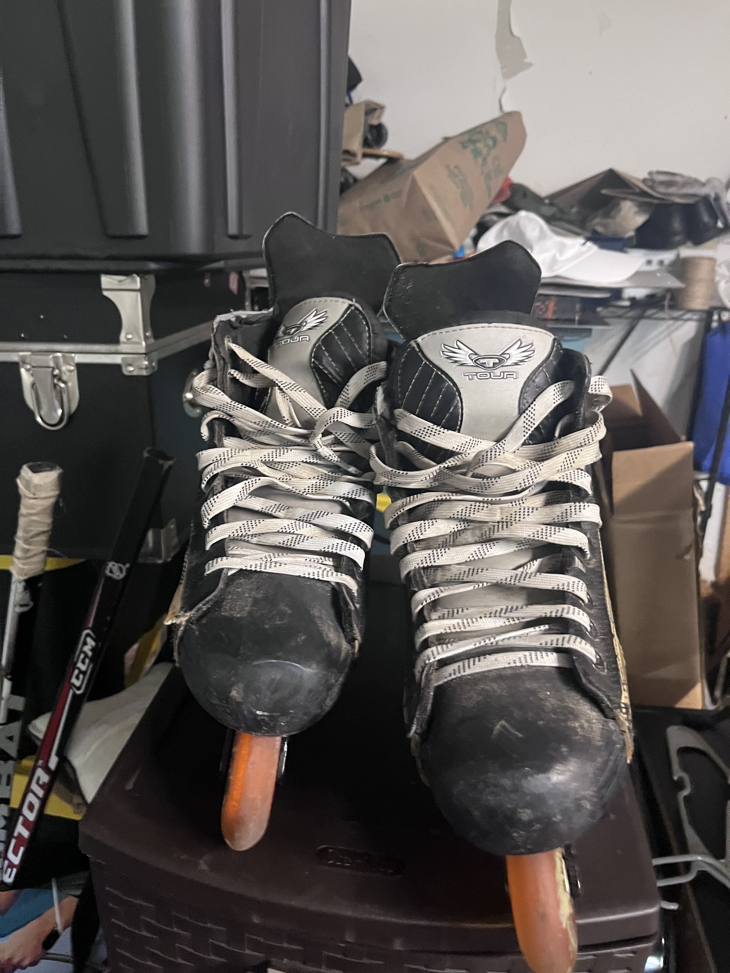 Tour Thor bx pro Inline hockey rollerblades size 9.5 SidelineSwap