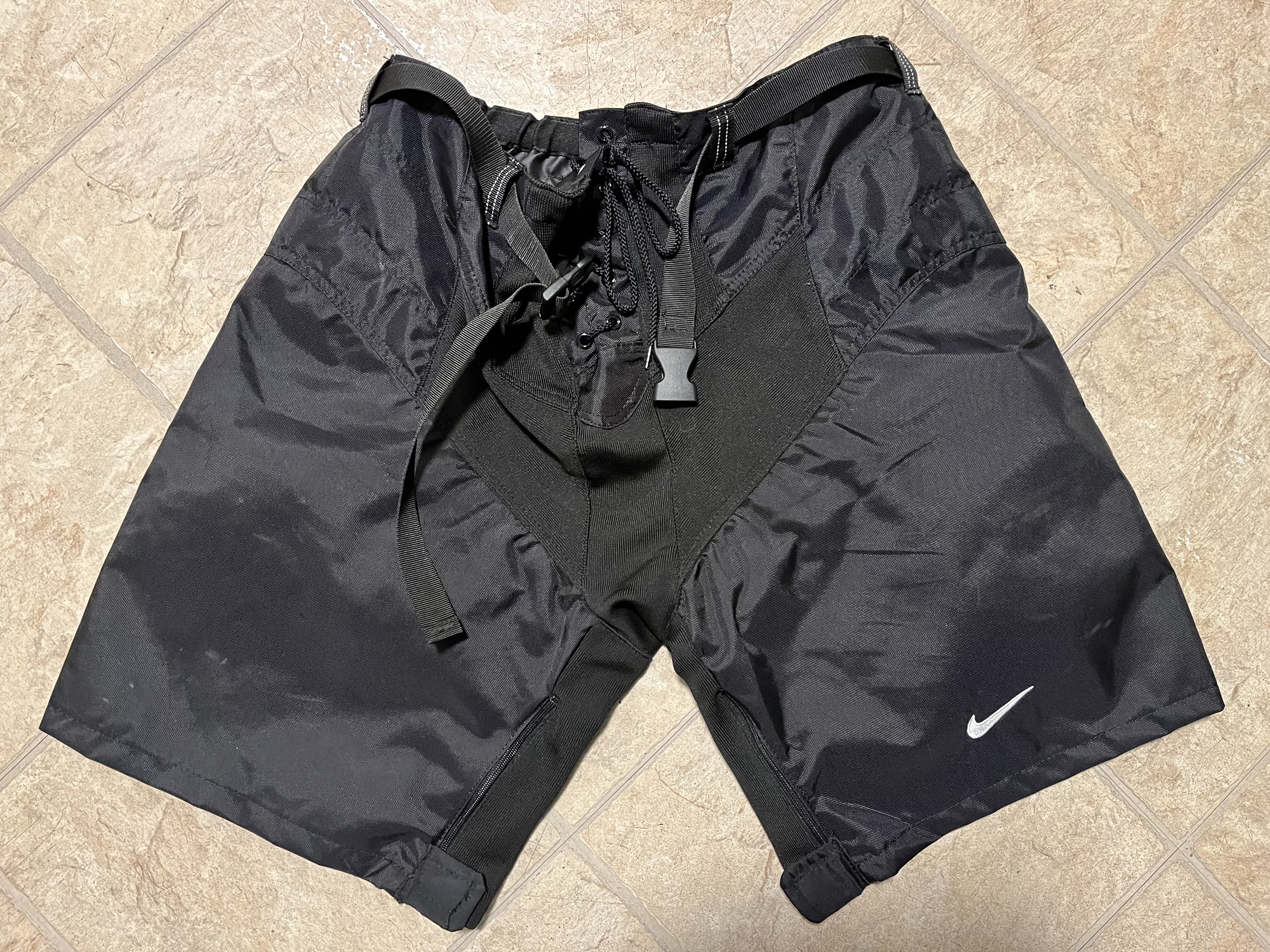 Nike branded Bauer hockey pant shell (Team Canada) Medium SidelineSwap