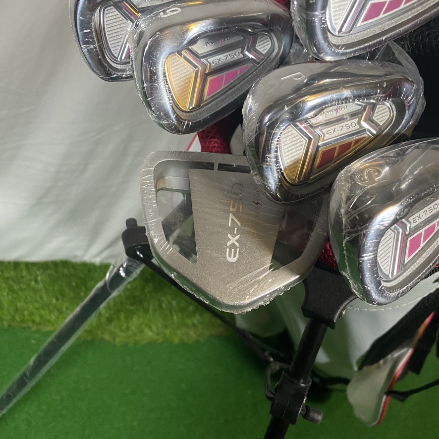 NEW Womens Powerbilt Complete Golf Club Set With Stand Bag Pink