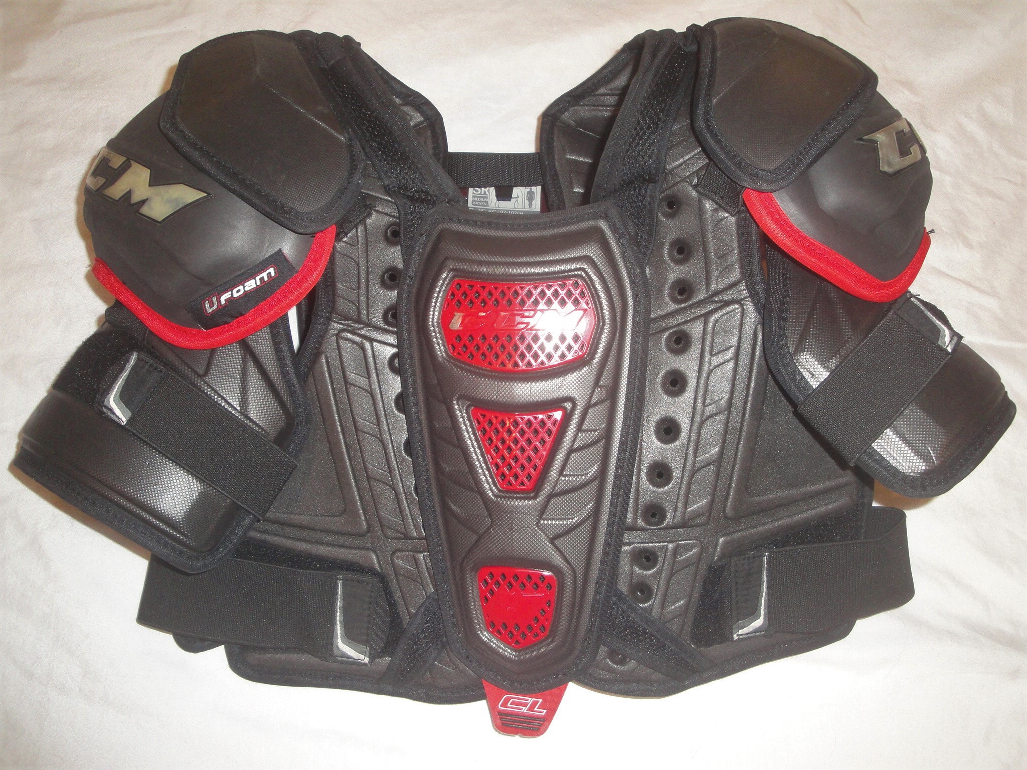 CCM U+ CL CRAZY LIGHT SHOULDER PADS SENIOR MEDIUM SidelineSwap