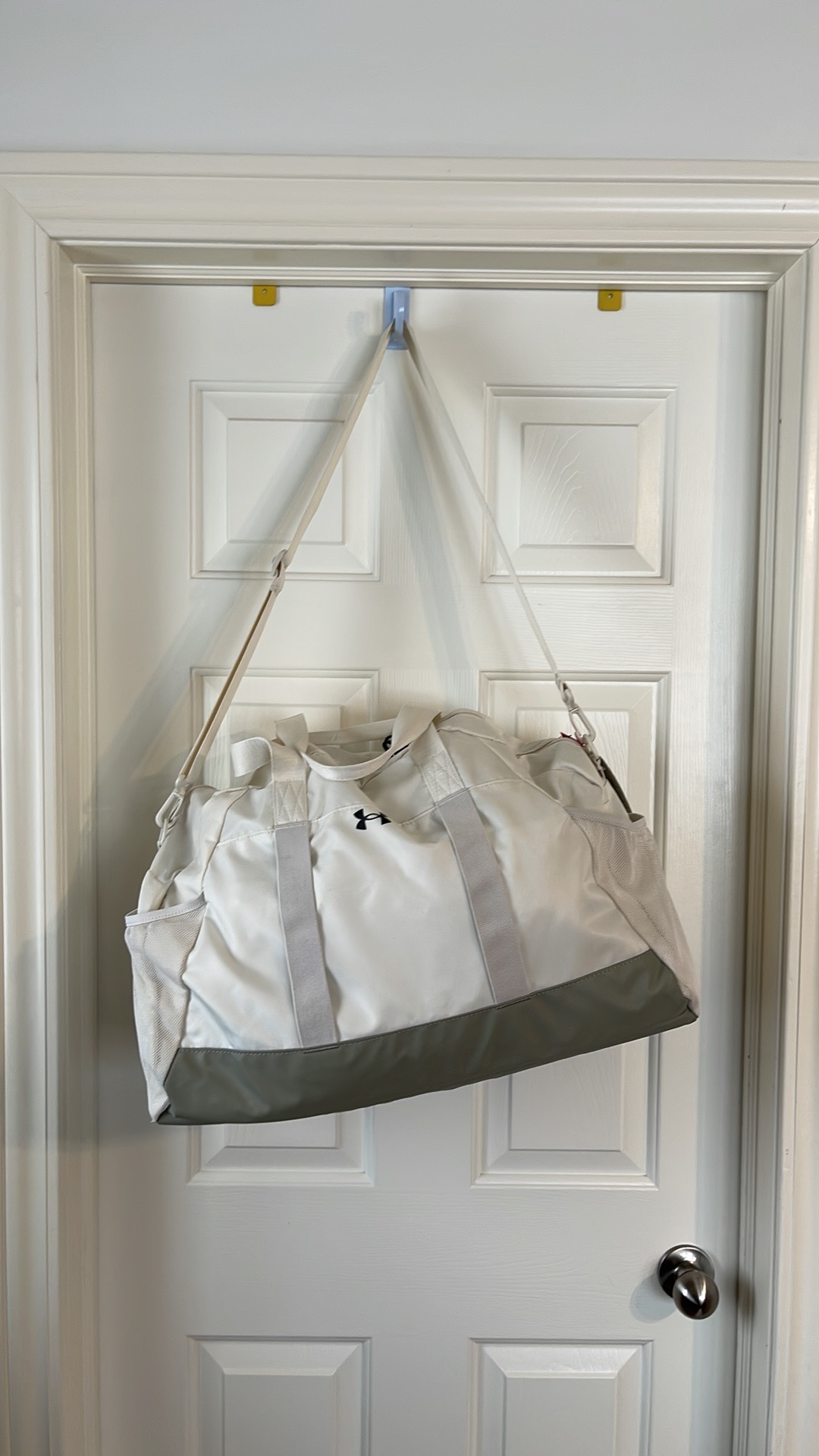 White New Large/Extra Large Under Armour Duffle Bag SidelineSwap