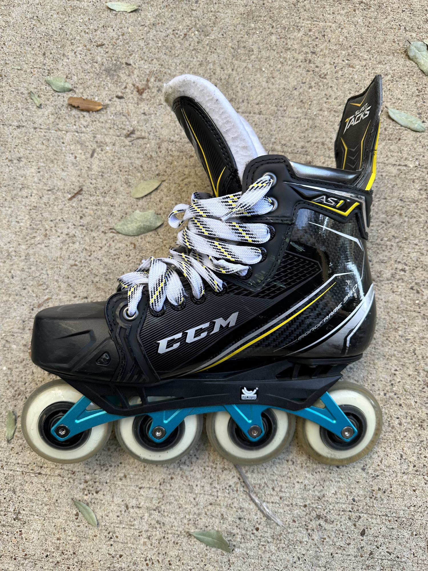 CCM AS1 Marsblade 8.5 Wide Inline Skates SidelineSwap
