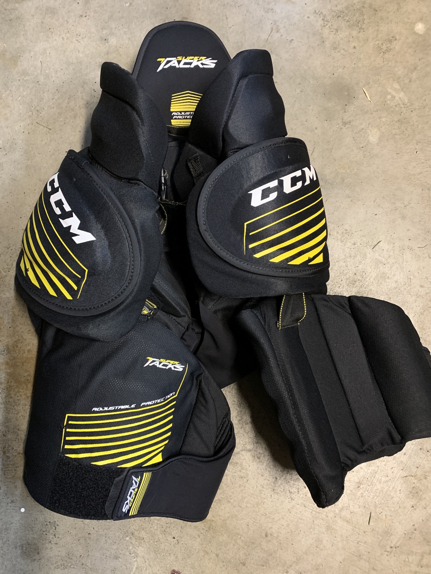 CCM Tacks girdle xl SidelineSwap