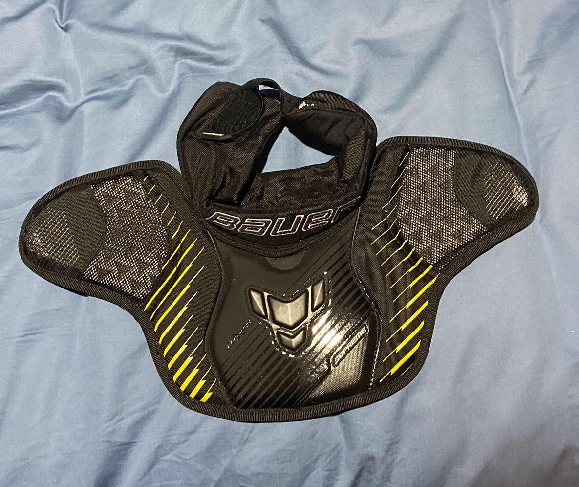 Bauer goalie neck guard | SidelineSwap