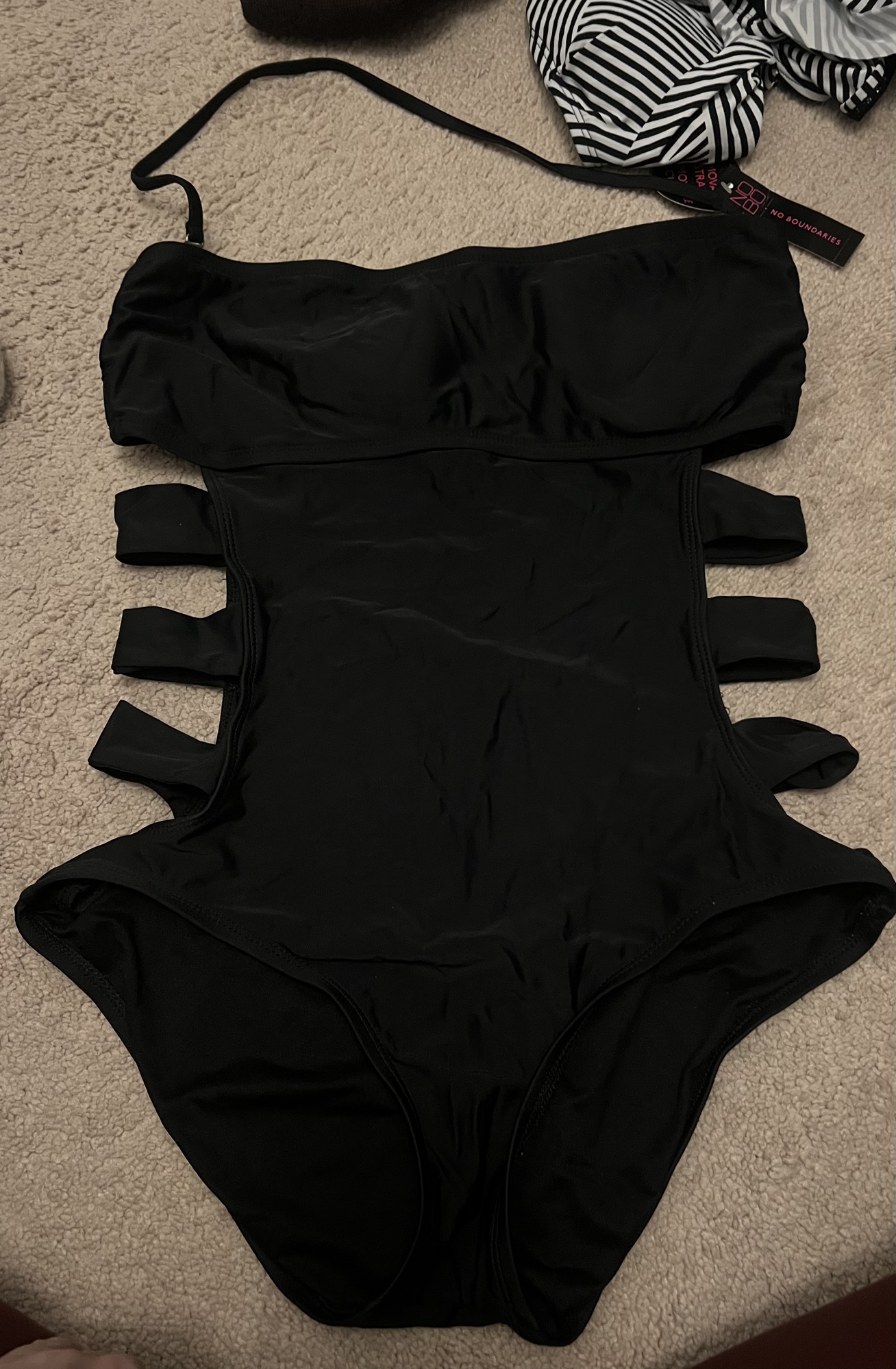 Women’s Medium Bathing Suit SidelineSwap