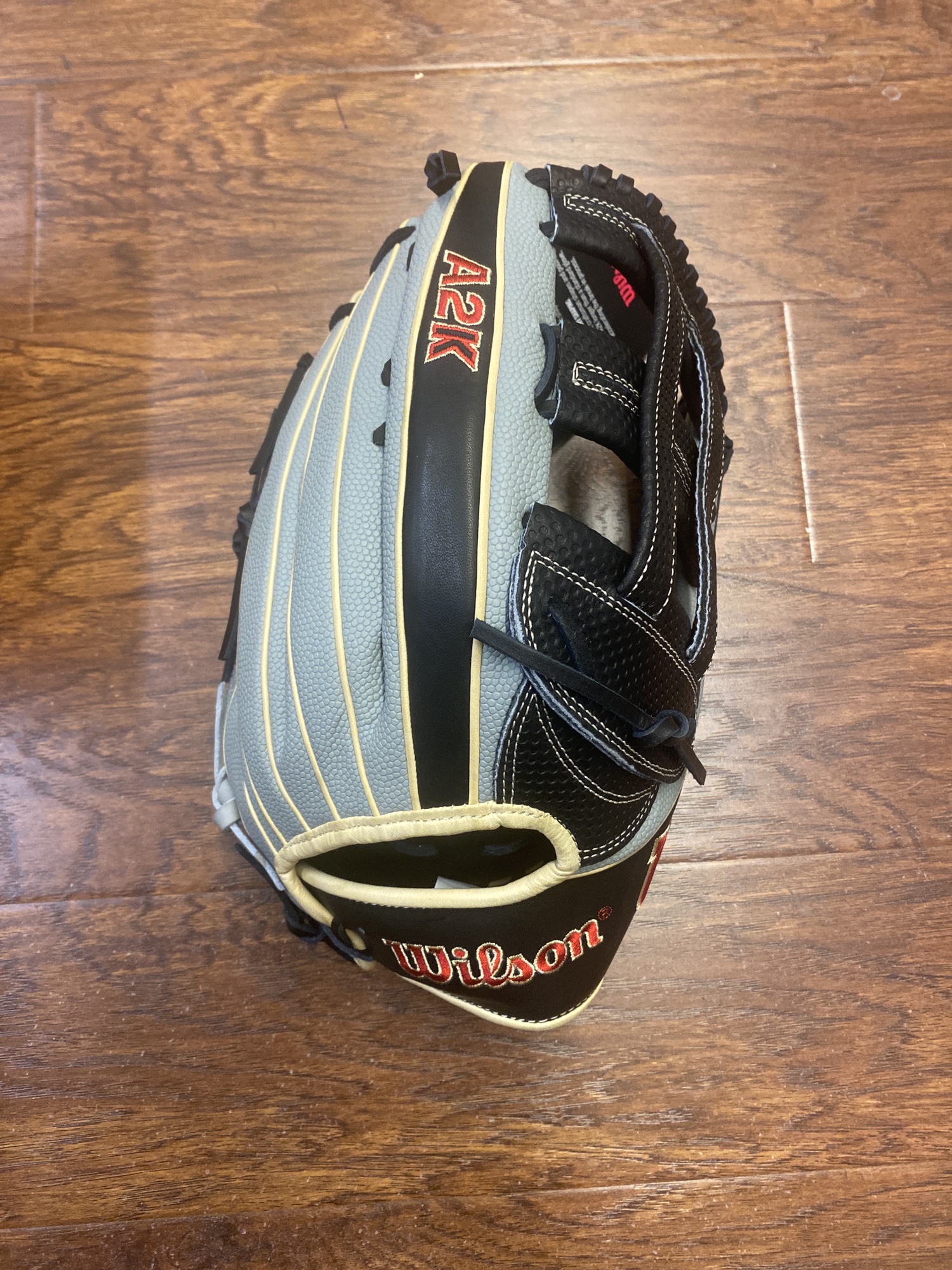 Wilson A2K October 2020 GOTM. 1799 12.75” Outfield Pattern H