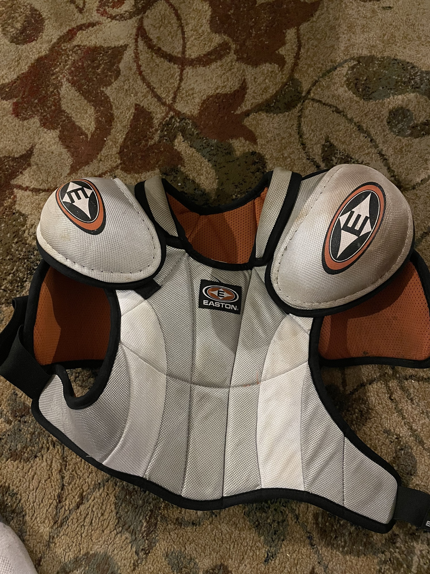 Junior Large Easton Synergy Shoulder Pads SidelineSwap