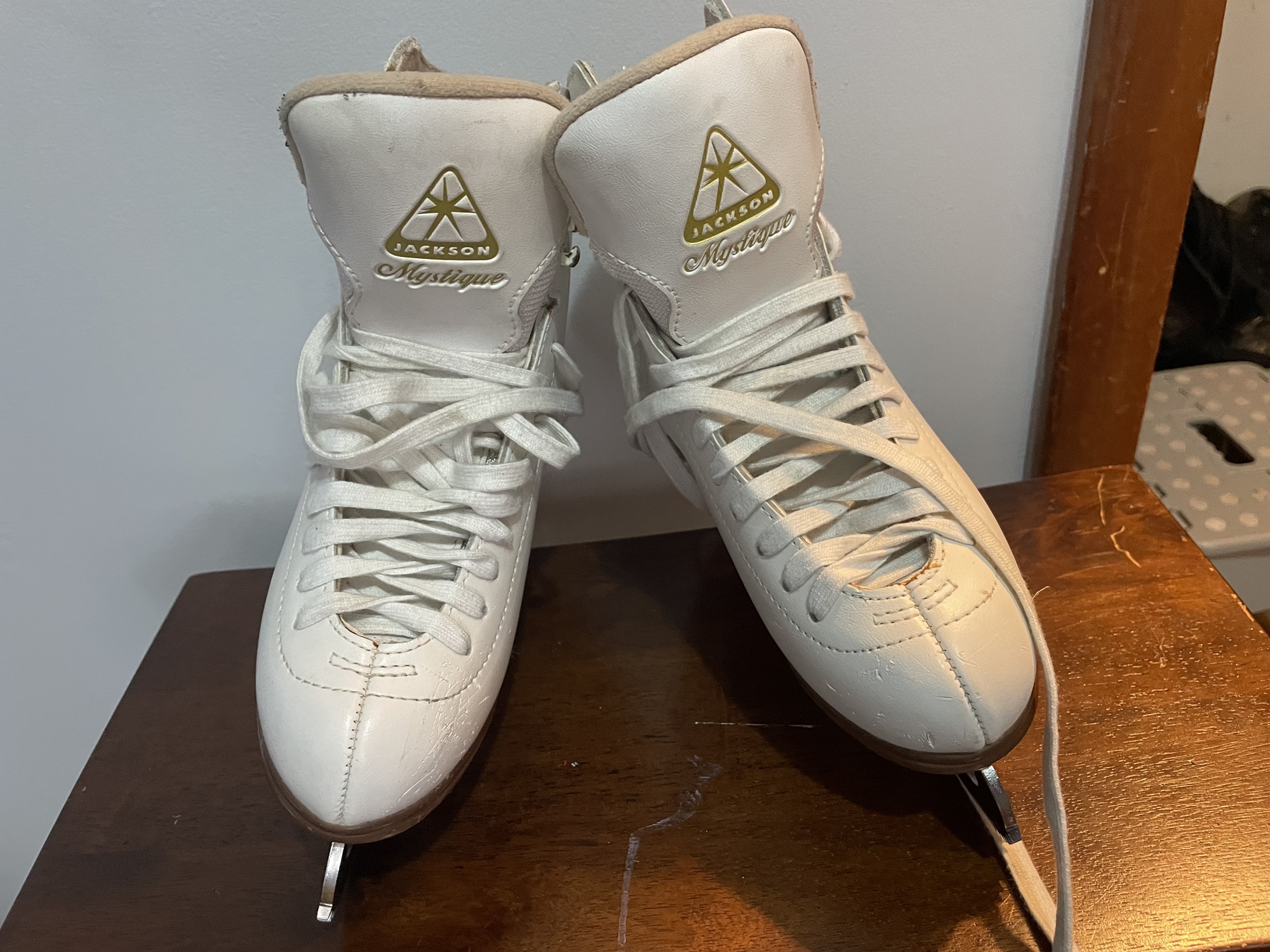 Jackson mystique figure skates SidelineSwap