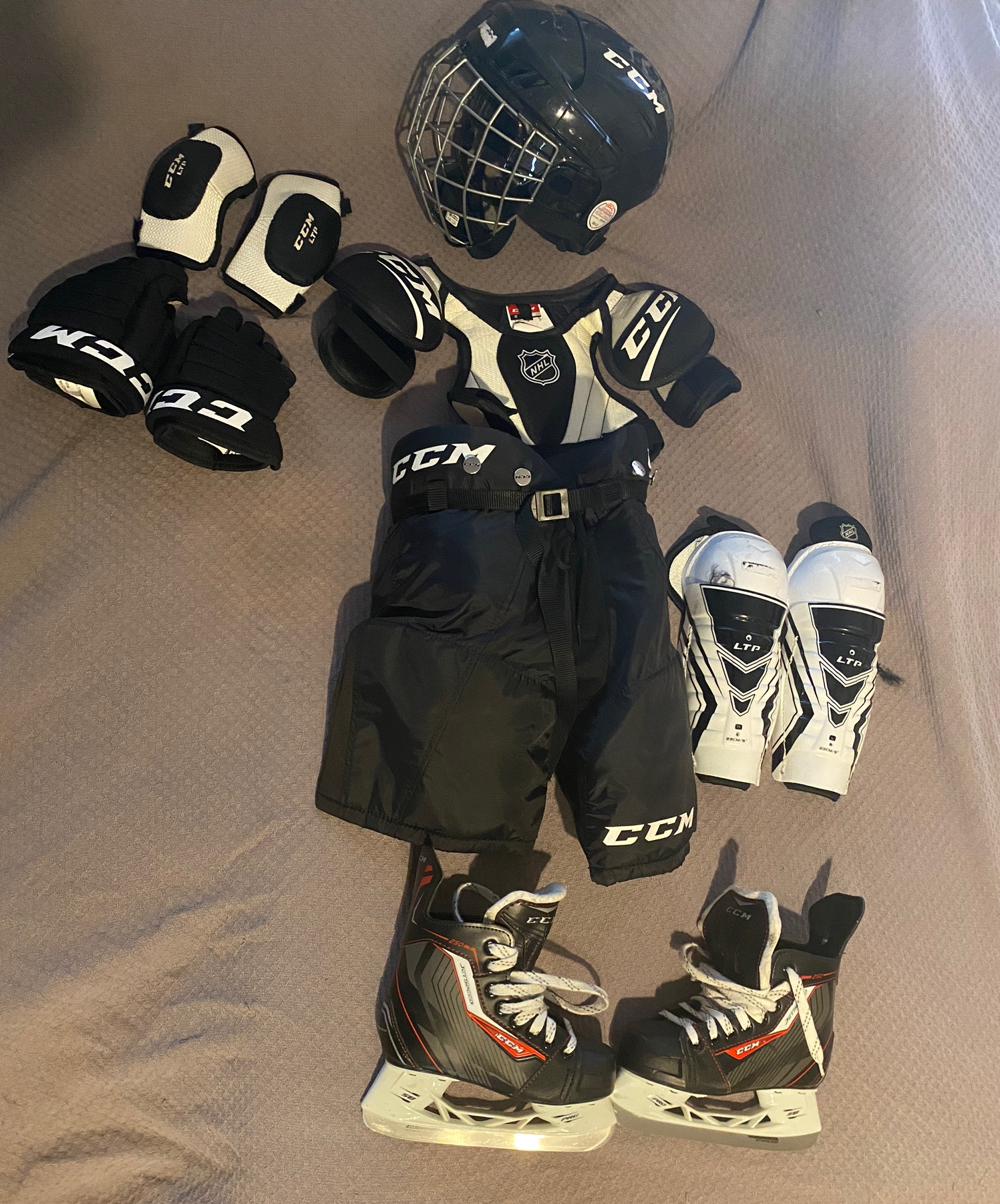 Youth CCM Hockey Set Officially from NHL SidelineSwap