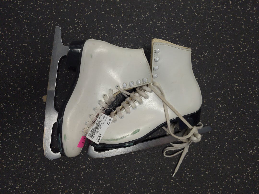 Used Adult Figure Skates Senior 7 Ice Skates Womens Figure Skates