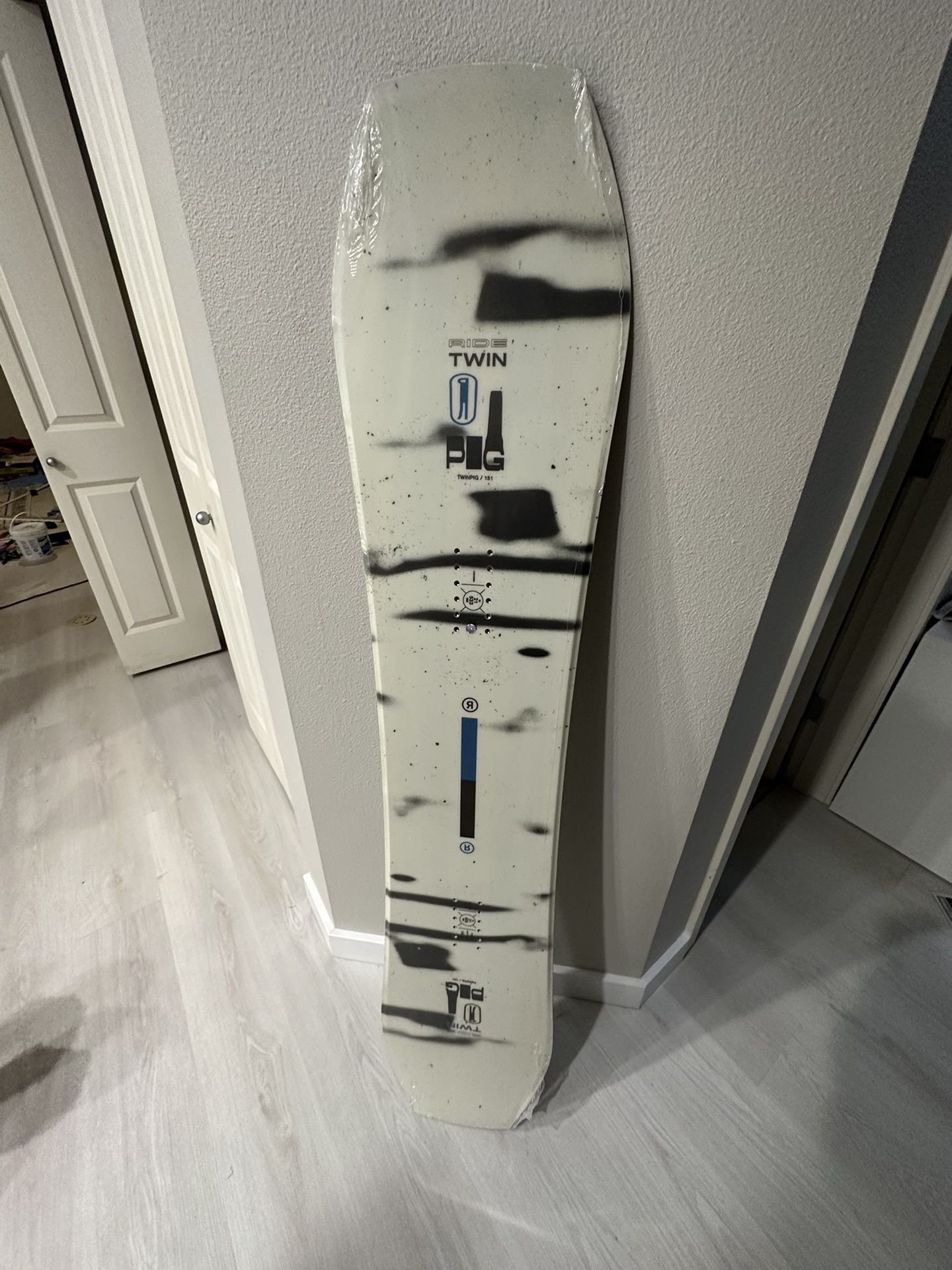 New 2023 151cm Ride Twinpig Snowboard All Mountain Without Bindings