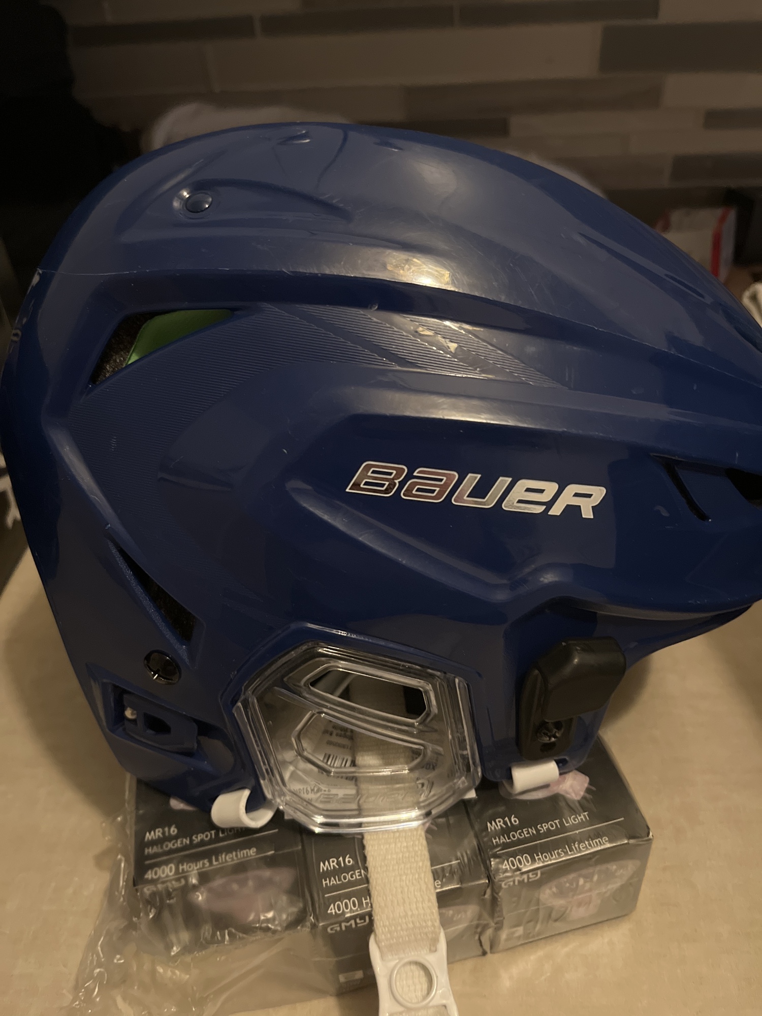 Bauer SR. HYPERLITE helmet Medium/royal blue SidelineSwap