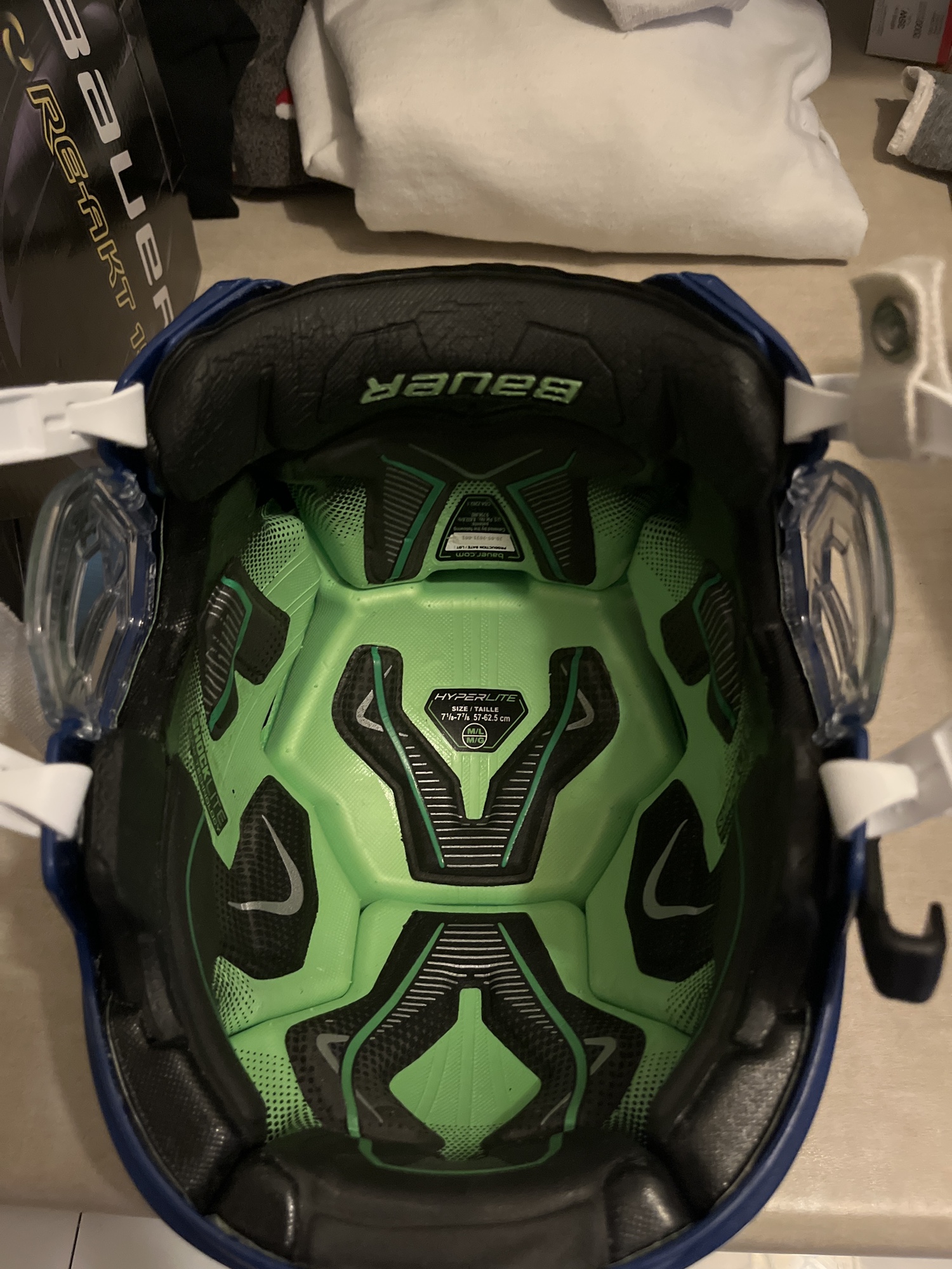Bauer SR. HYPERLITE helmet Medium/royal blue SidelineSwap