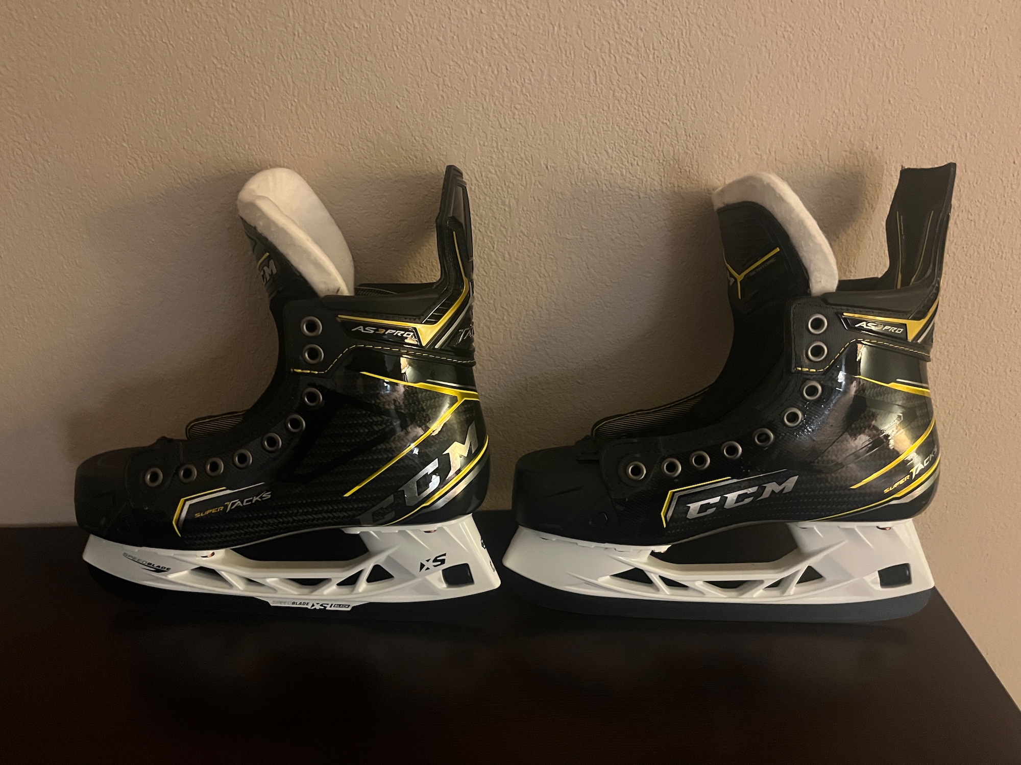 New CCM Regular Width Size 5.5 Super Tacks AS3 Pro Hockey Skates SidelineSwap