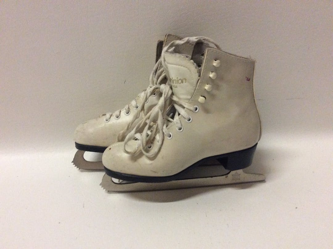 Used Dominion Senior 4 Ice Skates Figure Womens SidelineSwap