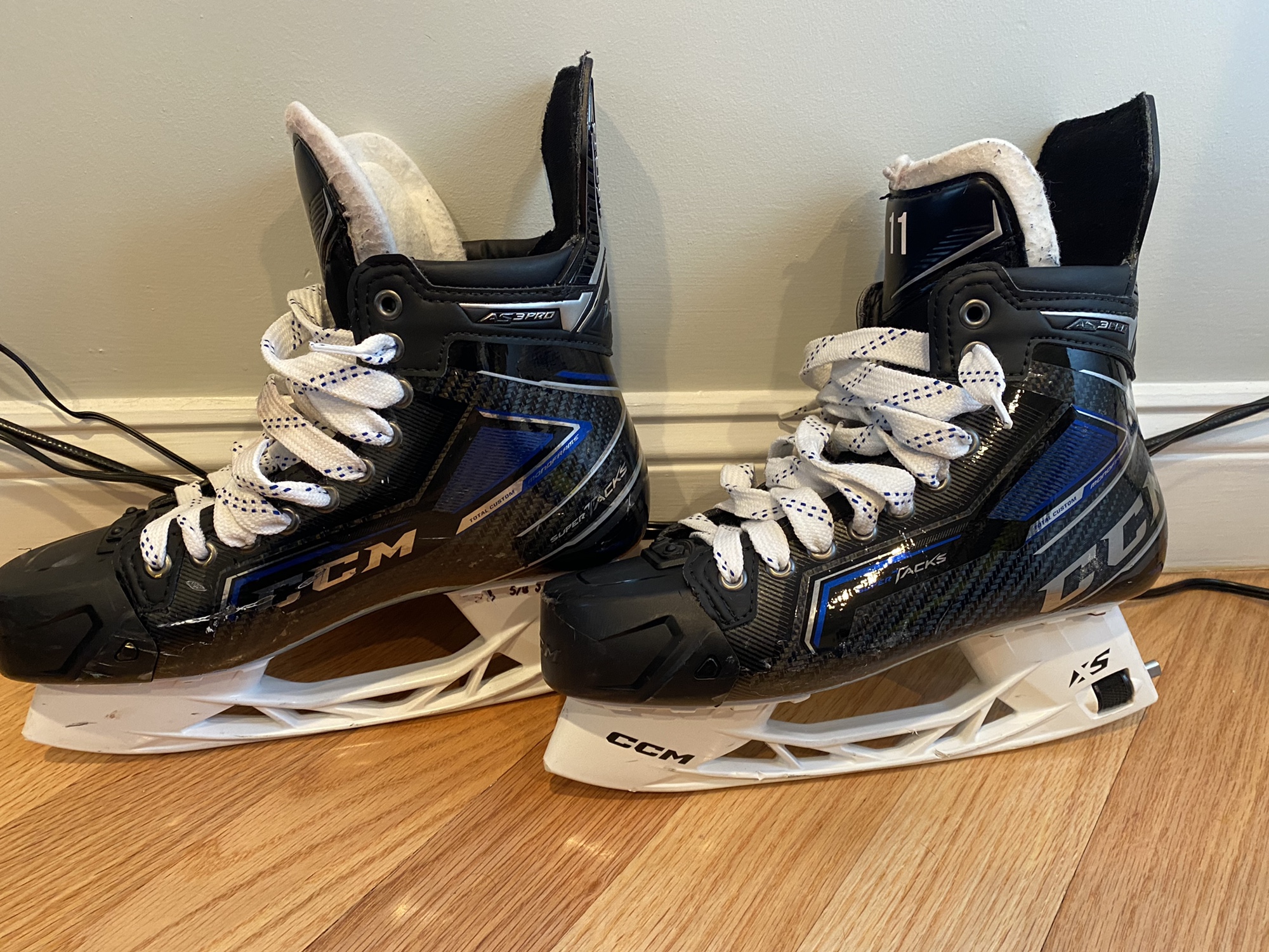 Used CCM Regular Width Pro Stock Size 8 Super Tacks AS3 Pro Hockey