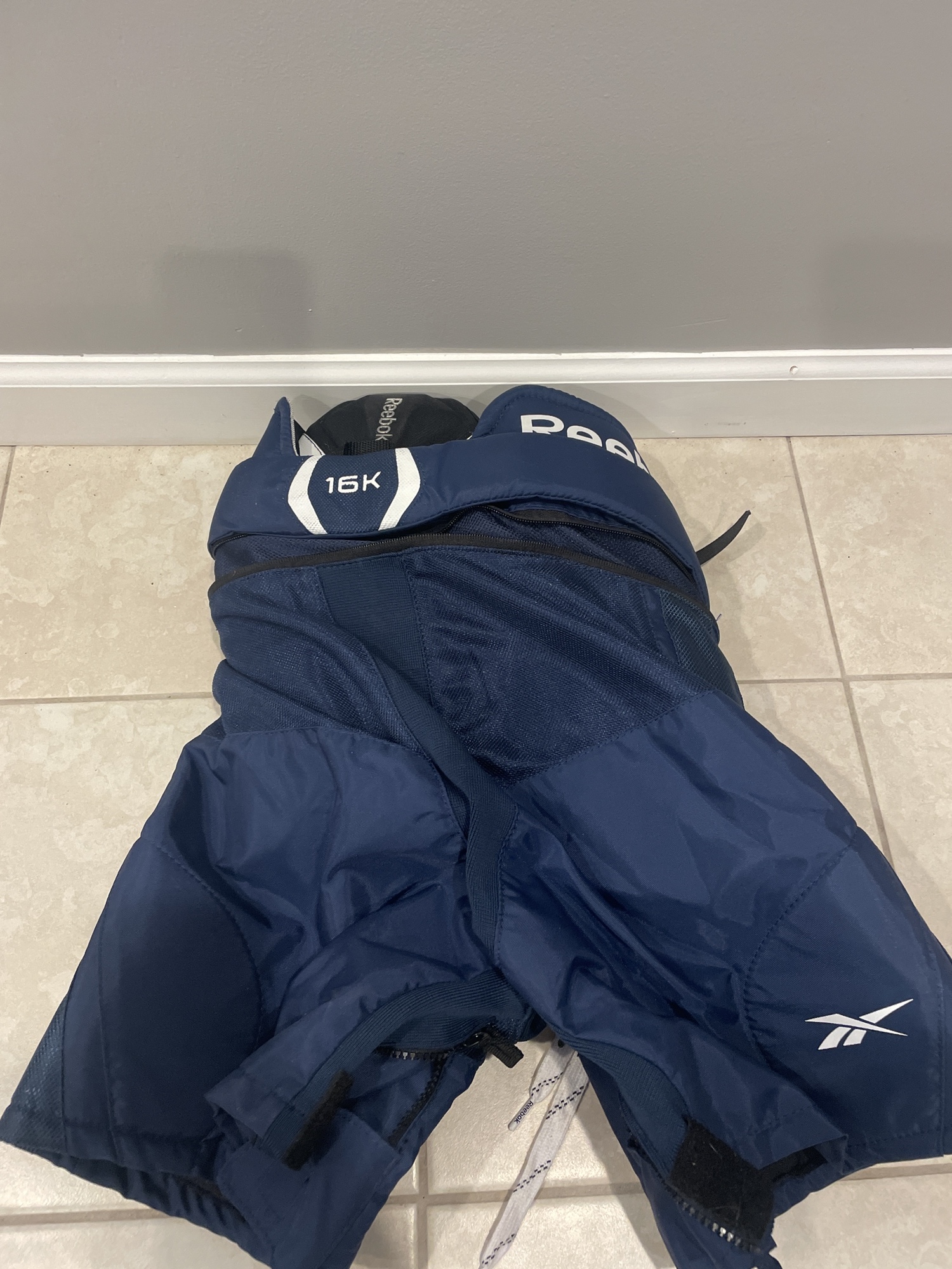 Brand New Junior Small Reebok 16K Hockey Pants SidelineSwap