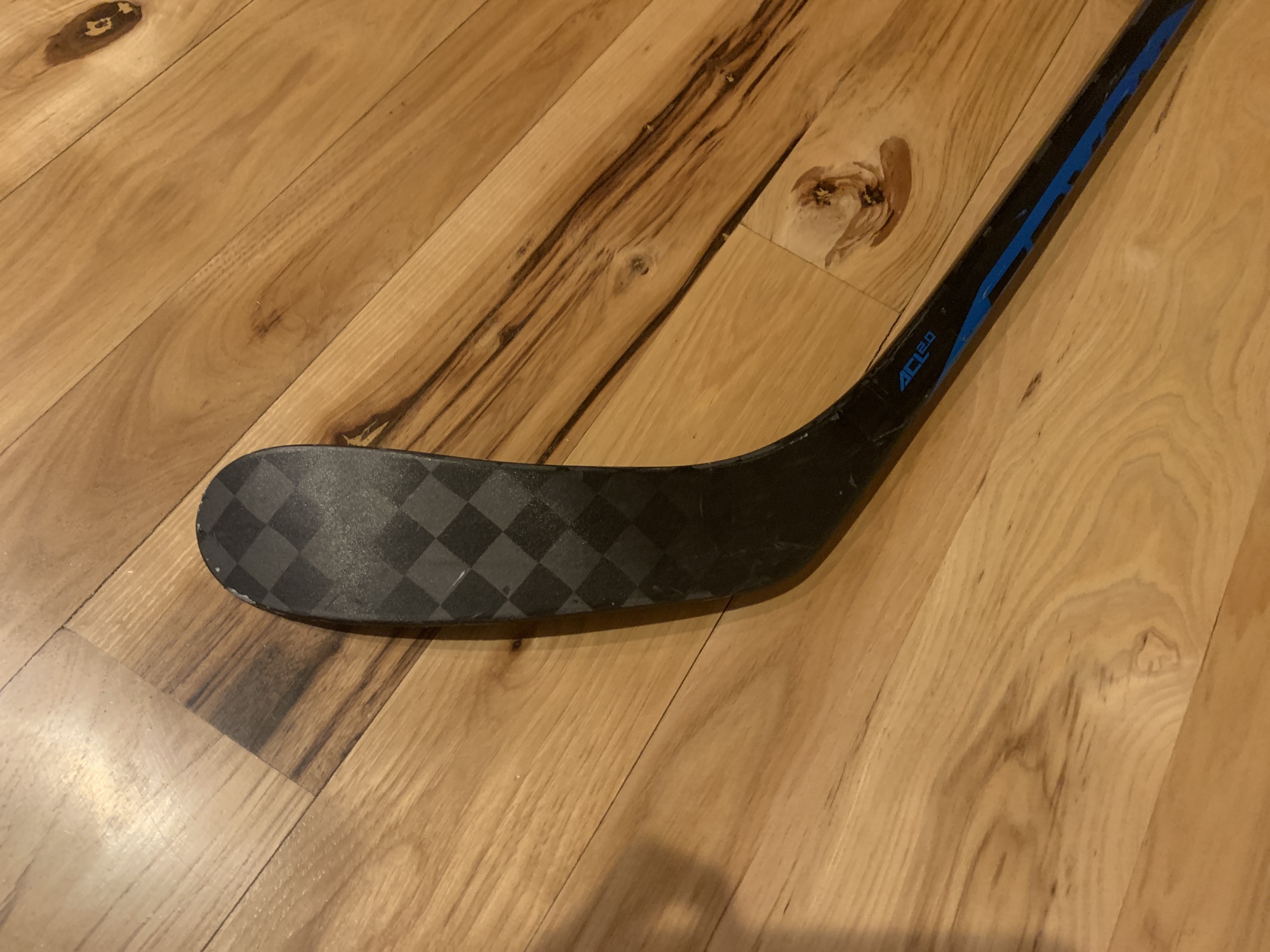 Bauer Nexus Sync Intermediate Left Hand P28 LH Hockey Stick Lefty