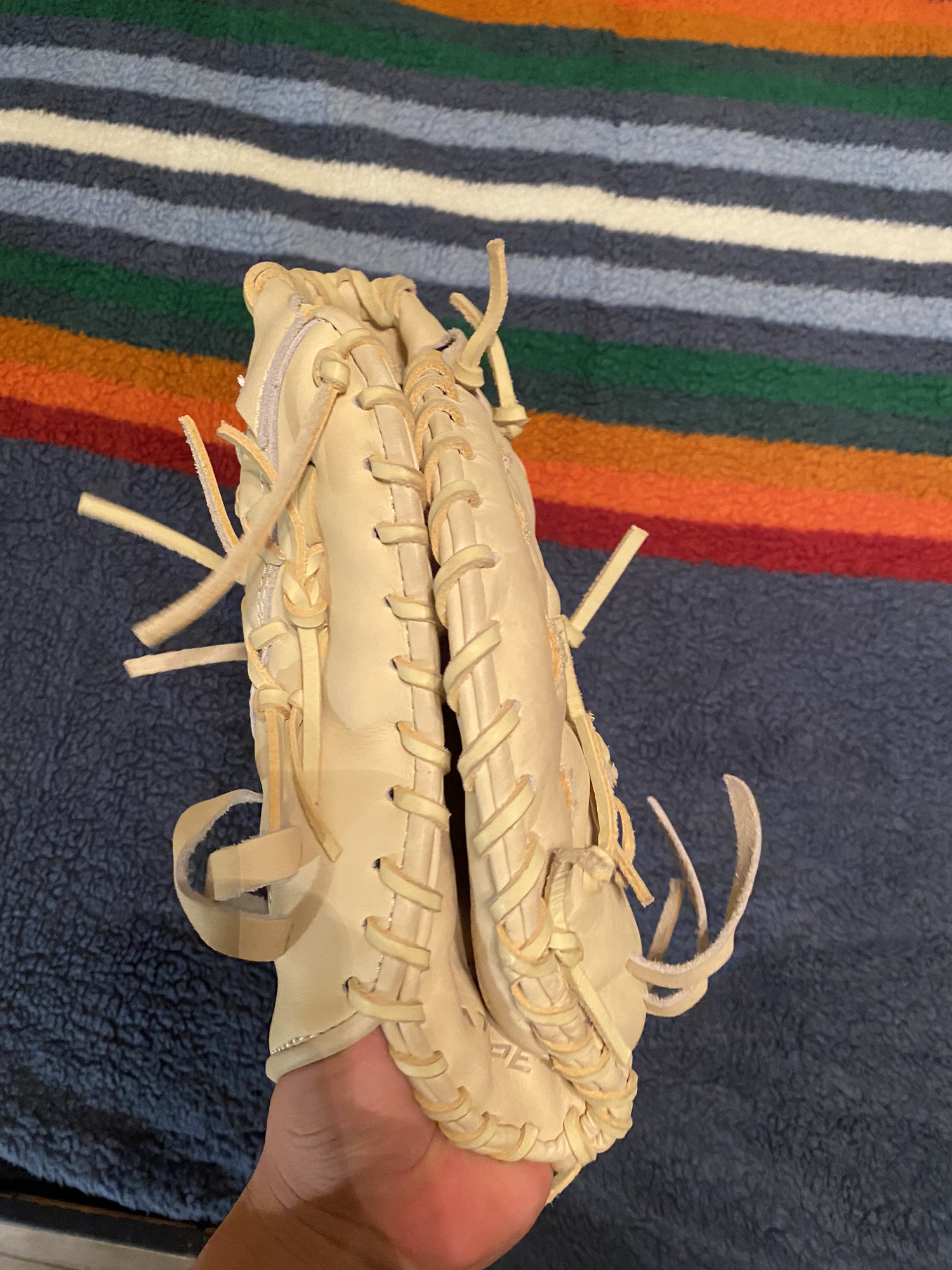 Brand New Marucci first base mitt SidelineSwap
