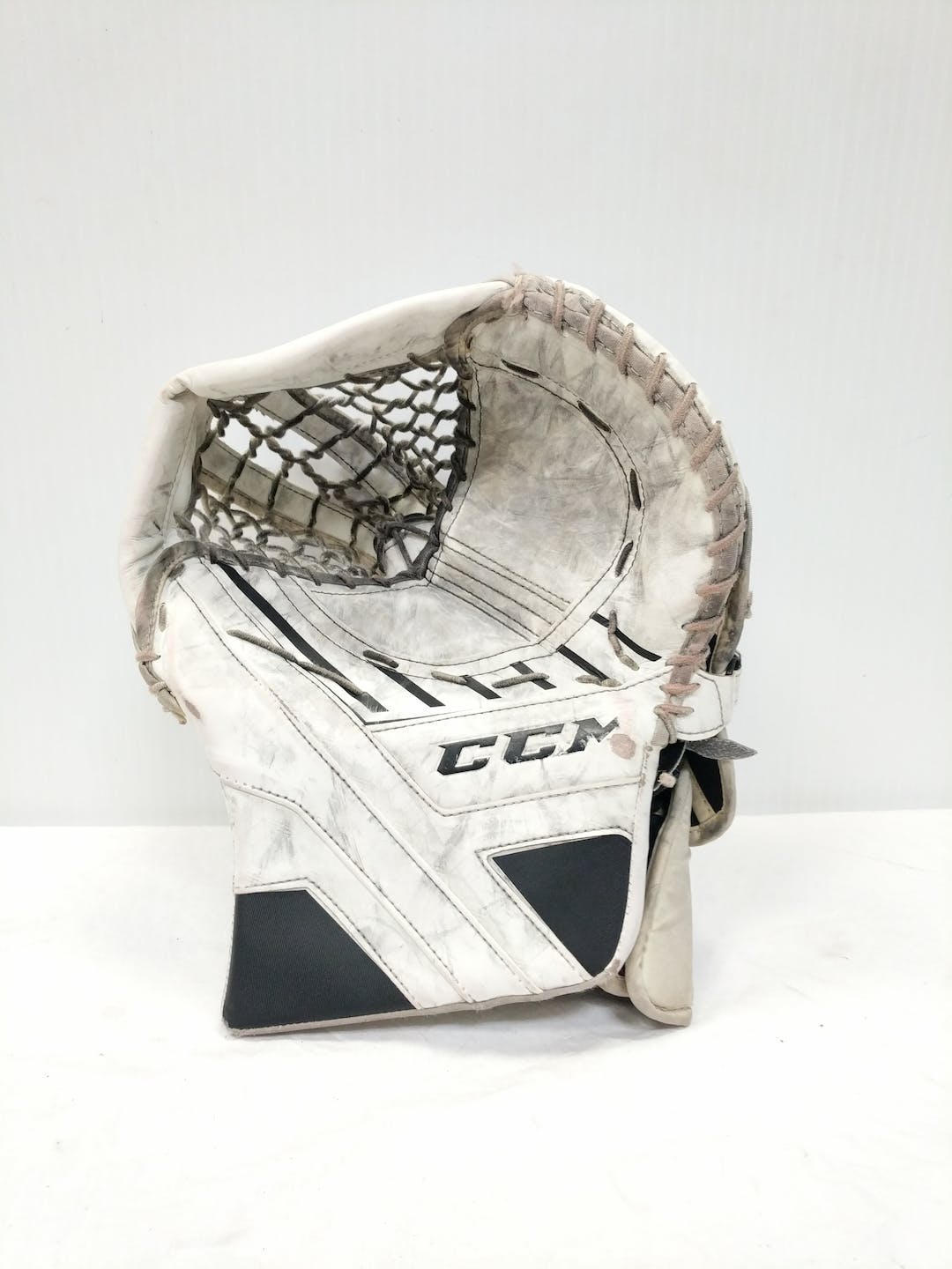 Used Ccm Axis 1.9 Regular Ice Hockey Goalie Catchers SidelineSwap