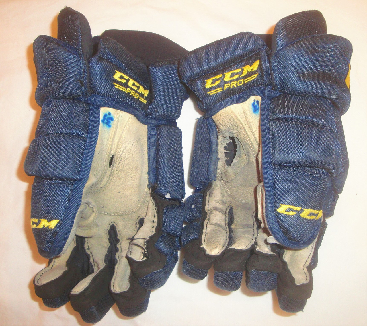 CCM HGTKPP Pro Stock Hockey Gloves 14" Blues AHL NHL LYLE used (9554