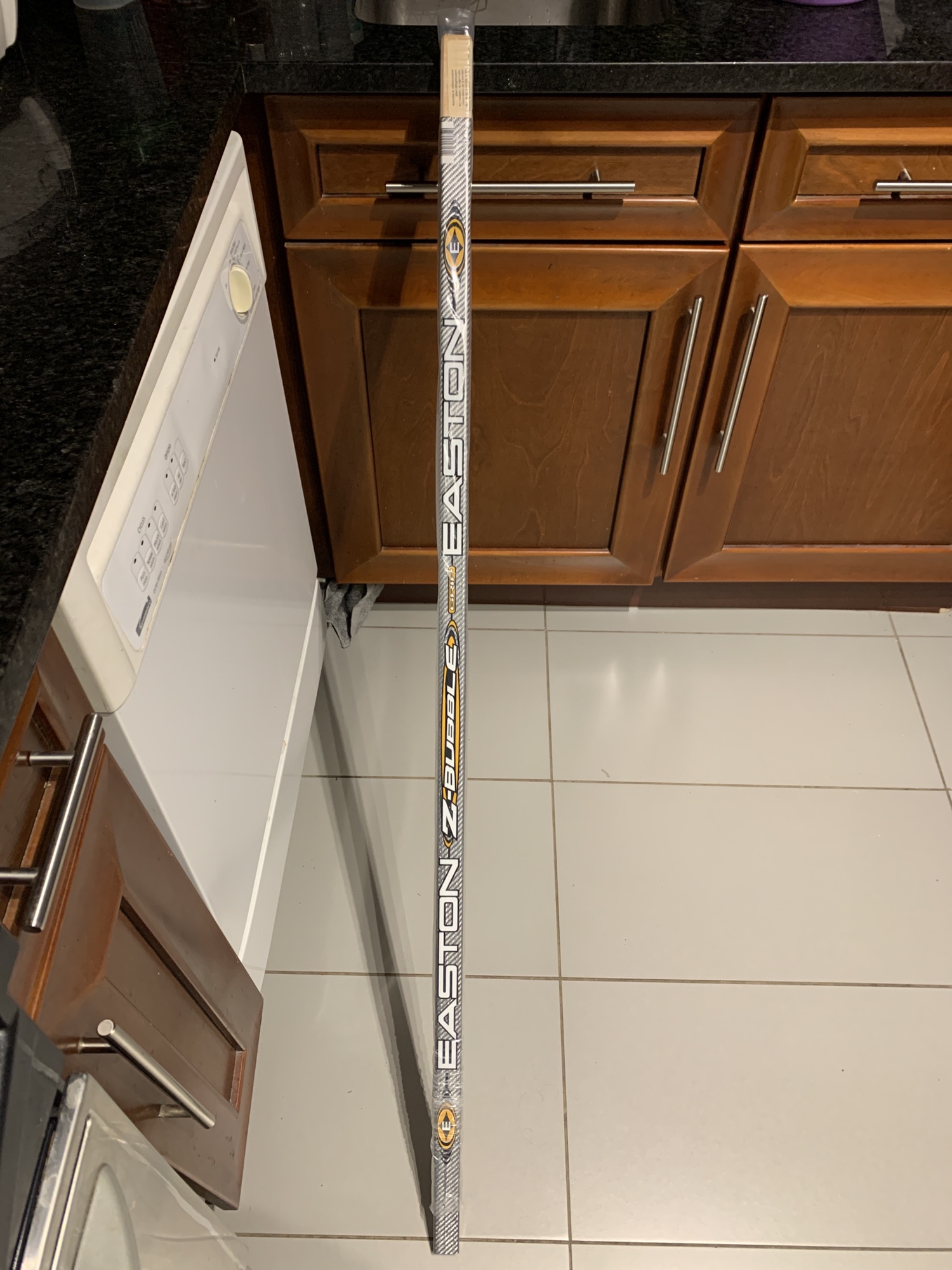 BRAND NEW EASTON Z BUBBLE GRIP SR. 100 FLEX SidelineSwap