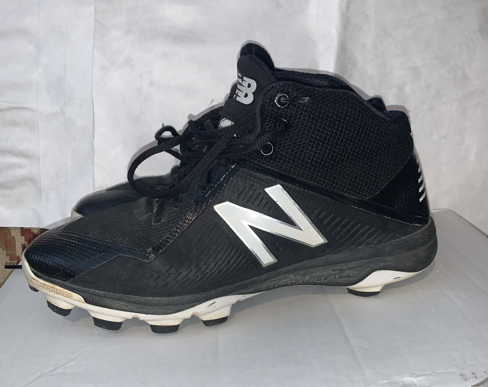 Used Adult New Balance Baseball Cleats SidelineSwap